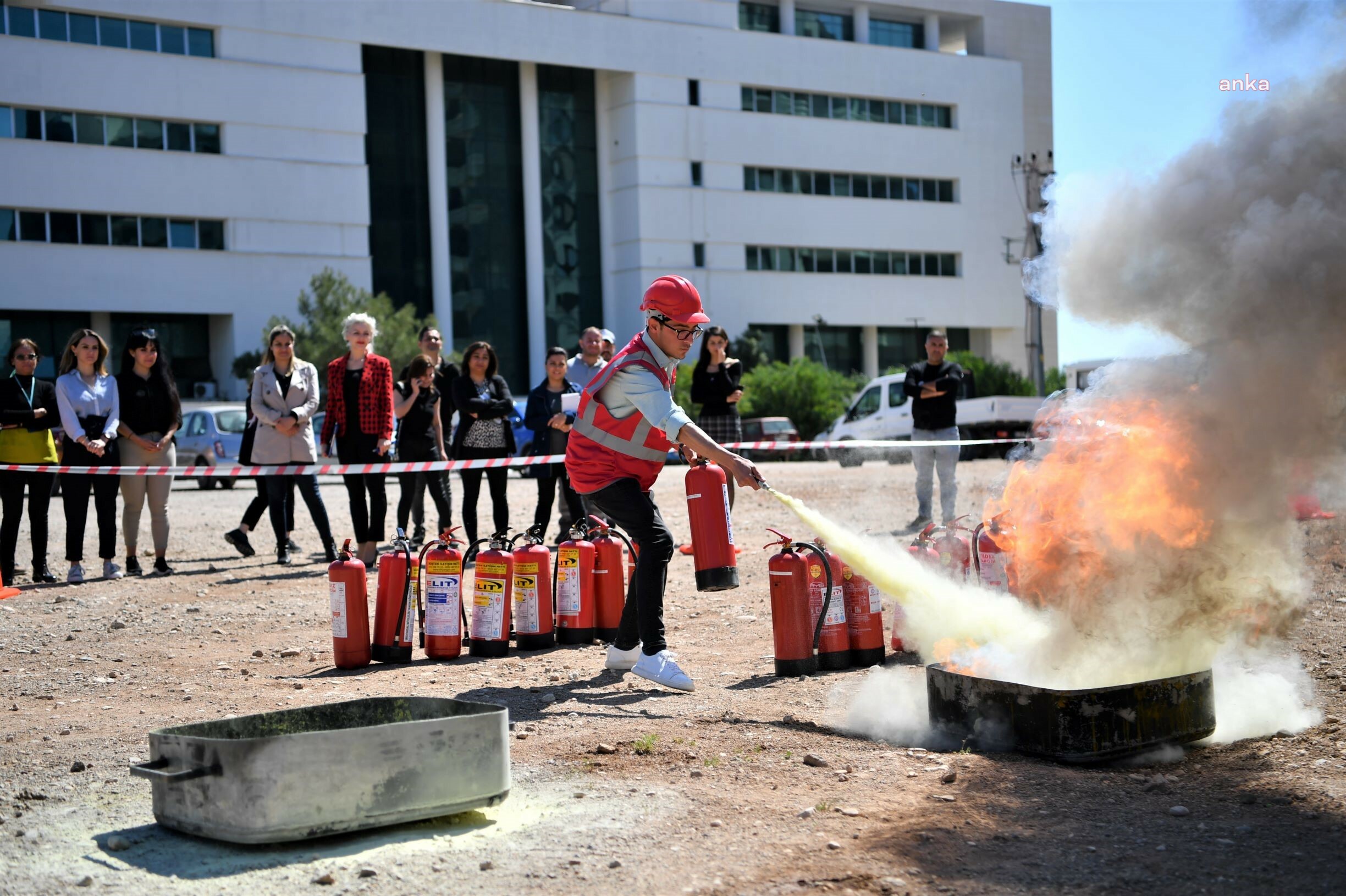 KONYAALTI BELEDİYESİ'NDEN PERSONELE UYGULAMALI AFET EĞİTİMİ