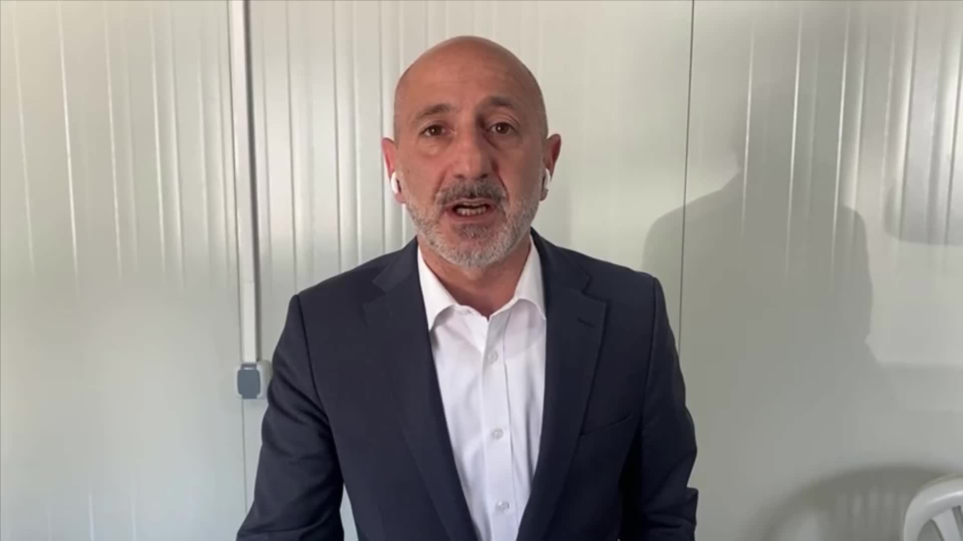 ALİ ÖZTUNÇ’TAN MANSUR YAVAŞ’A SIVI GÜBRE TEŞEKKÜRÜ: “DEPREMİN YARALARINI BİRLİKTE SARACAĞIZ. ALLAH, MANSUR YAVAŞ BAŞKANIMDAN RAZI OLSUN”