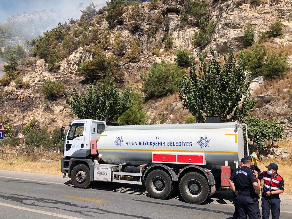 BÜYÜKŞEHİR BELEDİYESİ SAZLI'DA ÇIKAN YANGINA MÜDAHALE ETTİ
