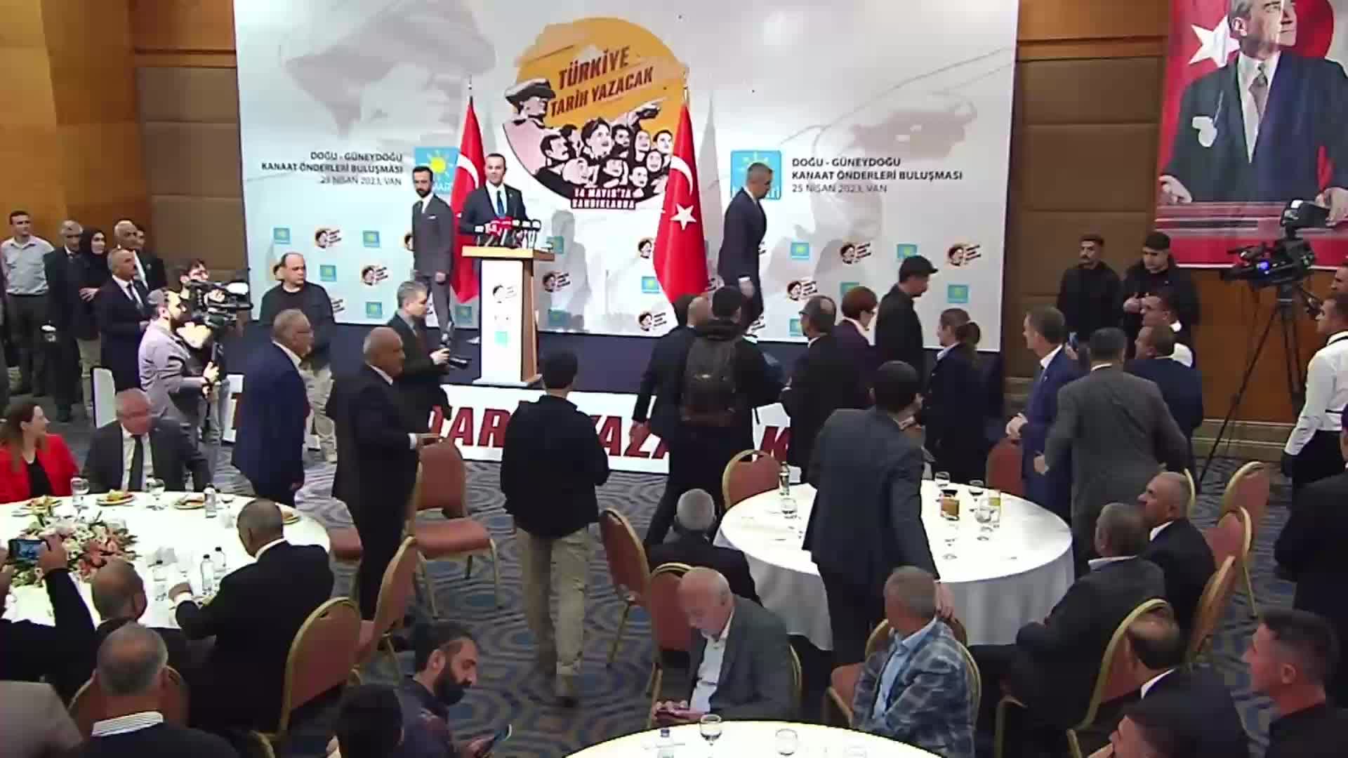 AKŞENER VAN'DA: "İSTER VAN’DA DOĞSUN İSTER İSTANBUL’DA İSTER KÜRT OLSUN İSTER TÜRK OLSUN, MUTSUZ ÇOCUKLARIMIZ YURT DIŞINA GİDİYOR"