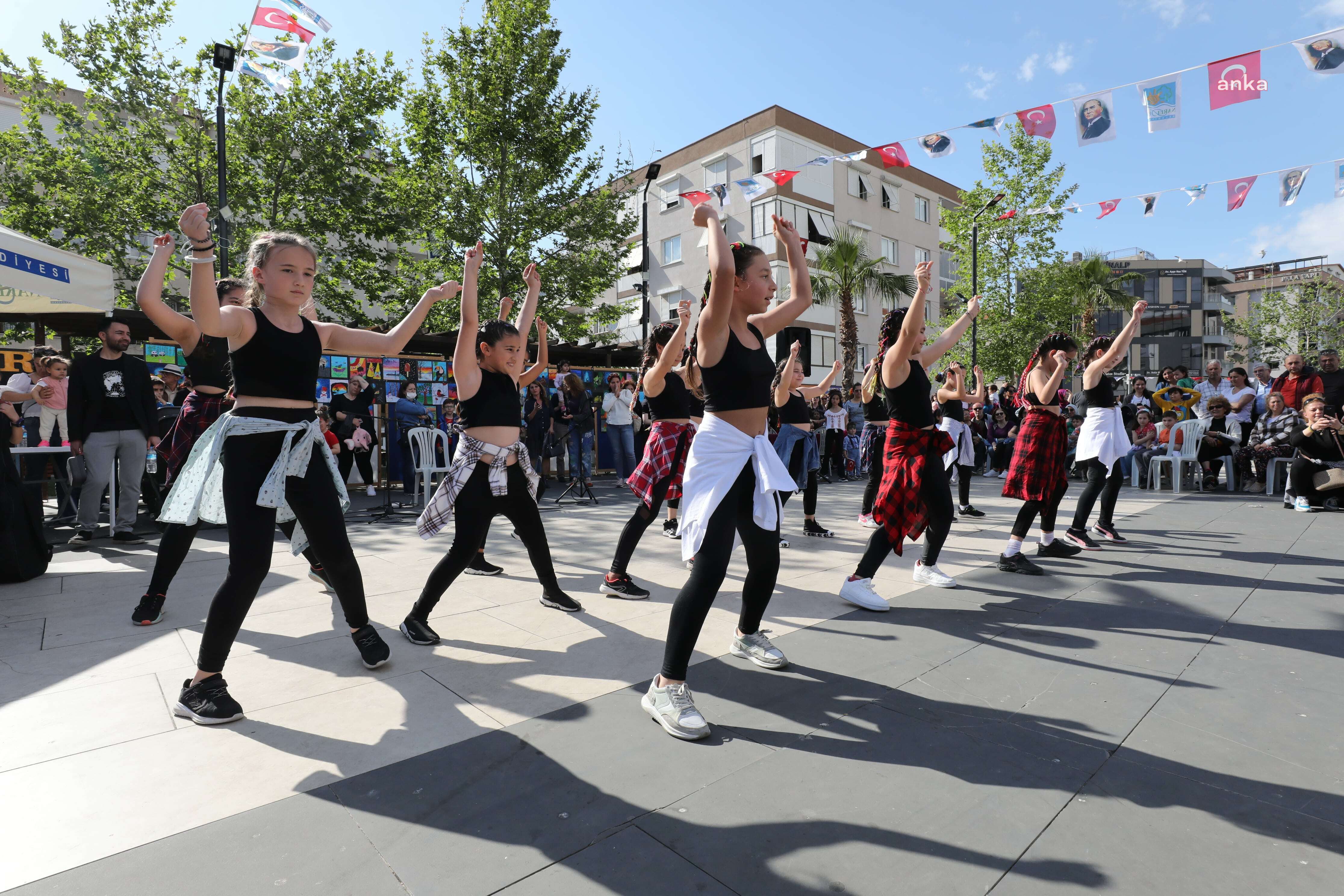 NARLIDERELİ ÇOCUKLAR, 23 NİSAN ŞENLİĞİ'NİN TADINI ÇIKARDI