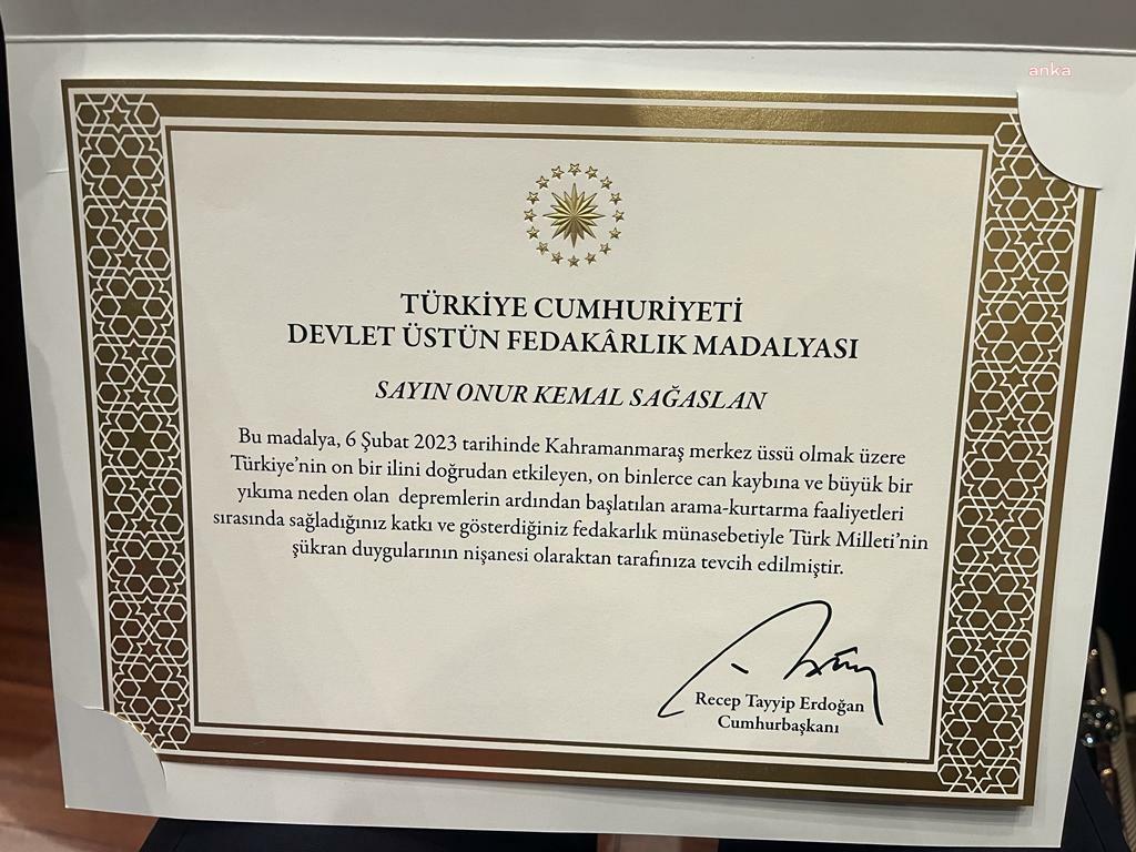 BİLECİK BELEDİYESİ İTFAİYE ÇALIŞANLARINA DEVLET ÜSTÜN FEDAKARLIK MADALYASI VERİLDİ
