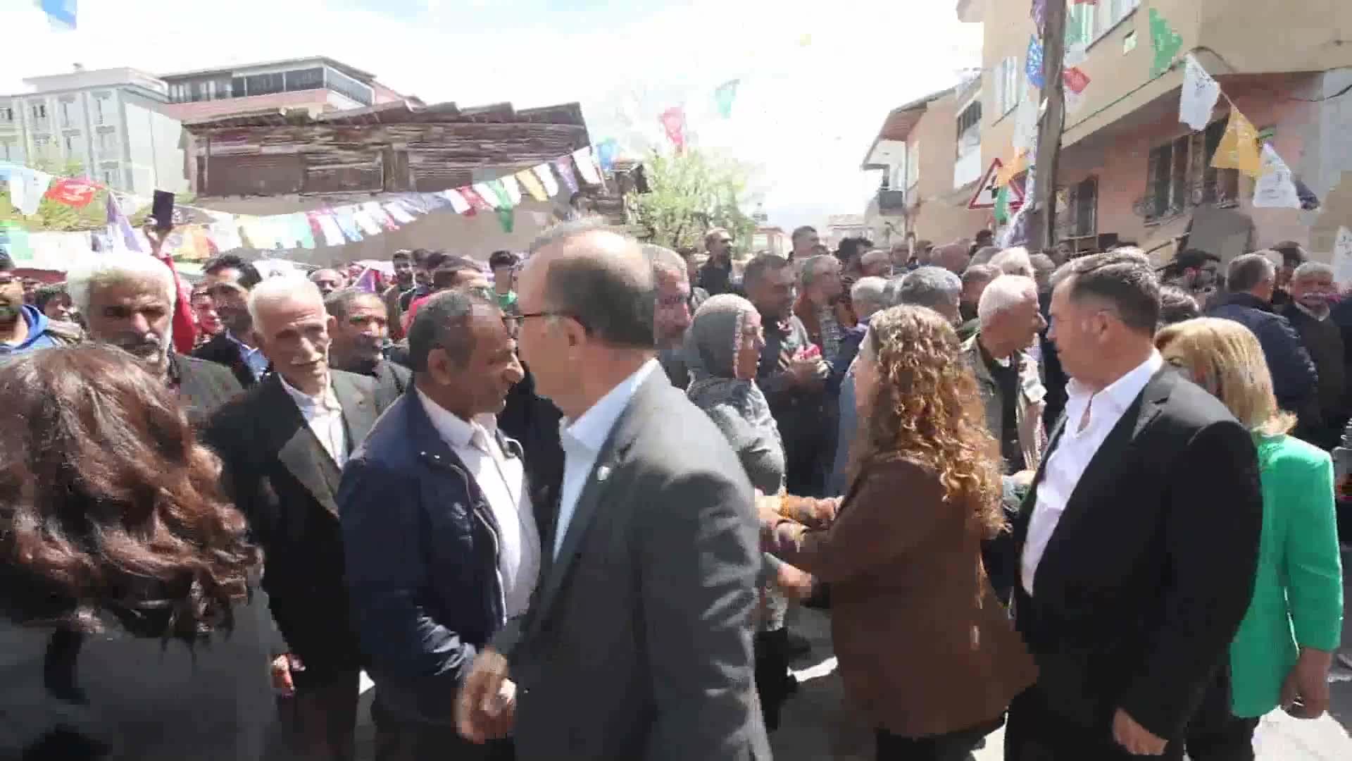 DBP EŞ GENEL BAŞKANI SALİHE AYDENİZ: "BİZLERİ ENKAZ ALTINDA BIRAKTIKLARINI ZANNEDENLER, BU ENKAZIN ALTINDA KALDILAR”