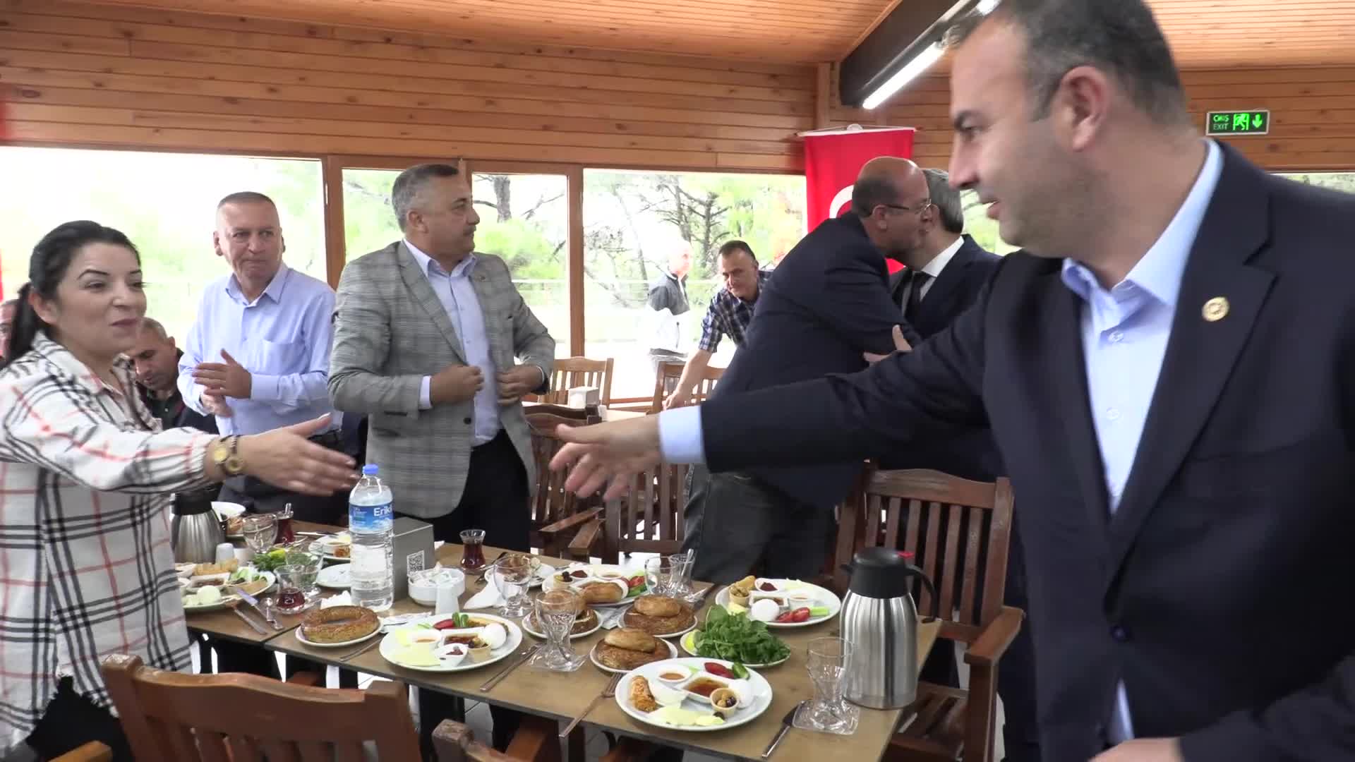 BAŞKAN BATUR: MUHTARLARIMIZ HER TÜRLÜ ÖVGÜYE LAYIK