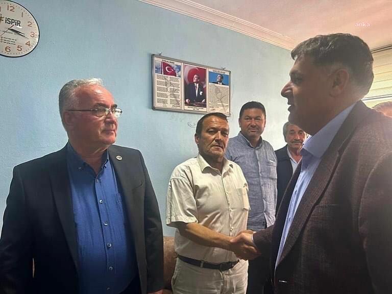 MENDERES BELEDİYE BAŞKANVEKİLİ ÖZKAN,  DEPREM BÖLGESİNDEKİ VATANDAŞLARI ZİYARET ETTİ
