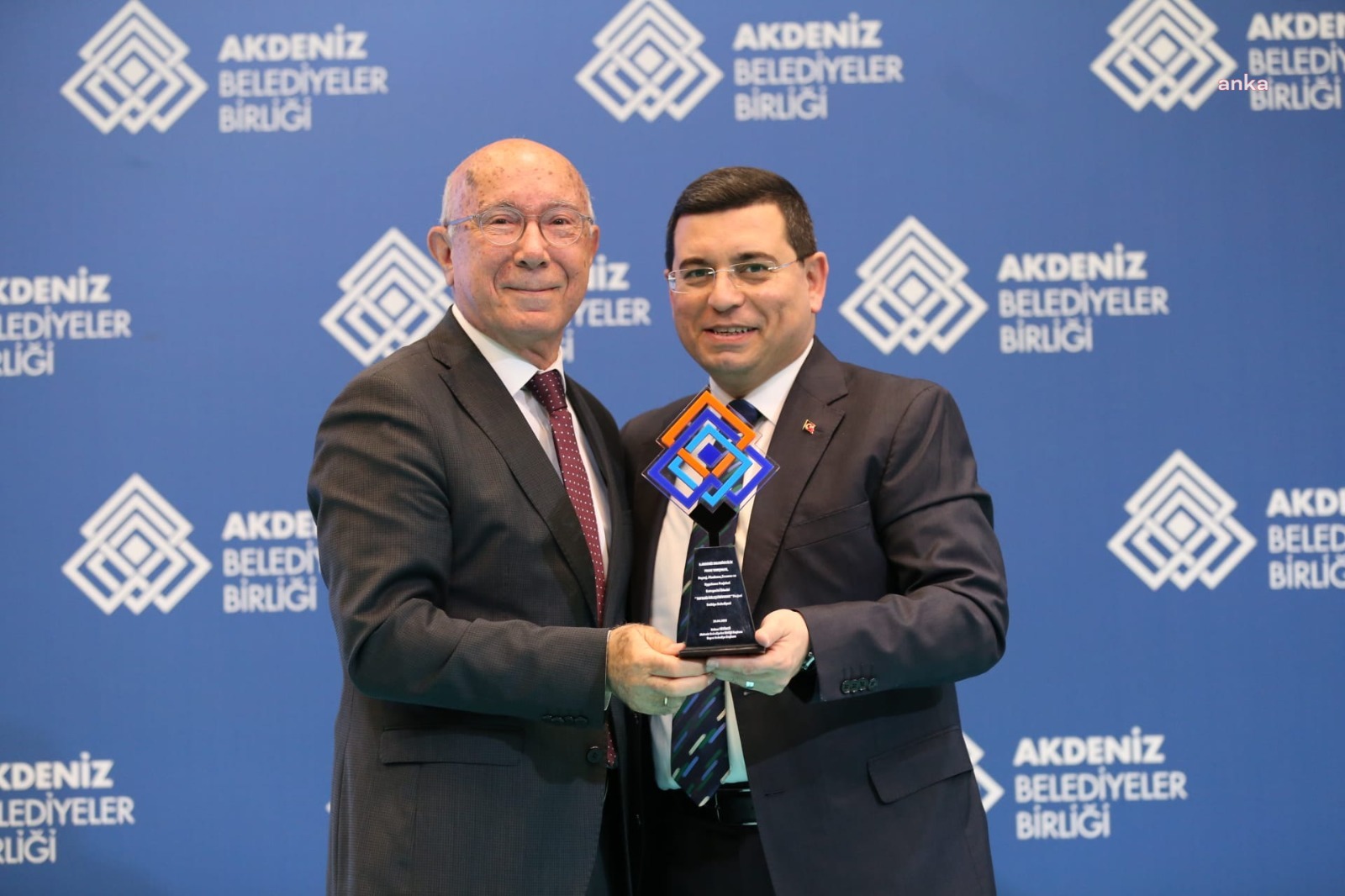FETHİYE BELEDİYESİ'NİN 'TOPRAĞI İYİLEŞTİRİYORUZ' PROJESİNE ÖDÜL