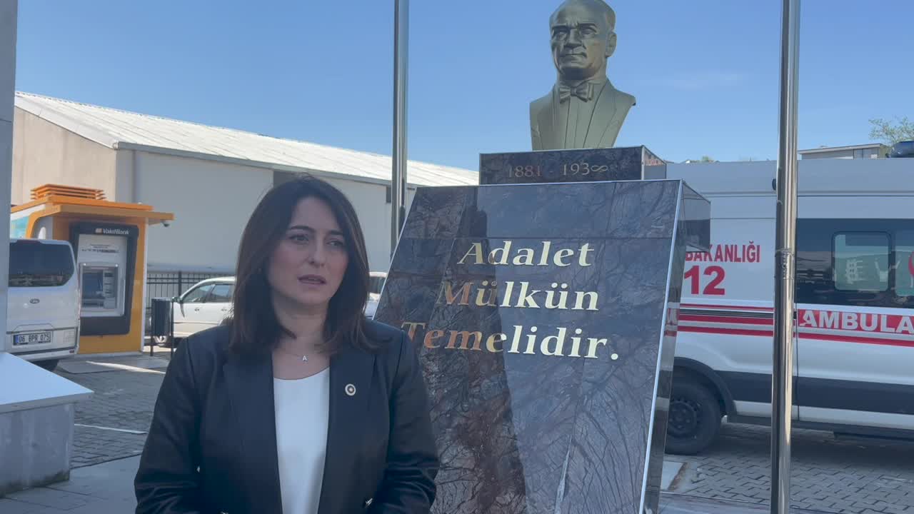 AYSU BANKOĞLU'NDAN AMASRA DAVASINDAKİ SANIK AVUKATLARINA TEPKİ: "SARAY AVUKATLIĞI YAPMALARI VE AİLELERİ PROVOKE ETMELERİ KAMUOYUNU RAHATSIZ EDİYOR"