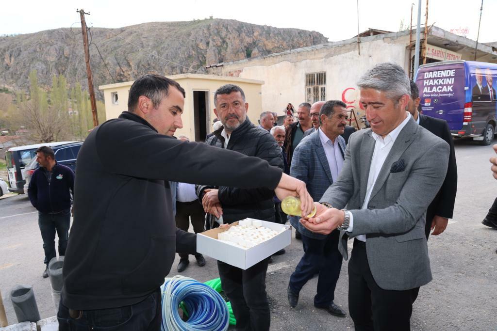 MARMARİS BELEDİYE BAŞKANI OKTAY, DEPREM BÖLGESİNDE: “MARMARİS HALKI HEP YANINIZDA”
