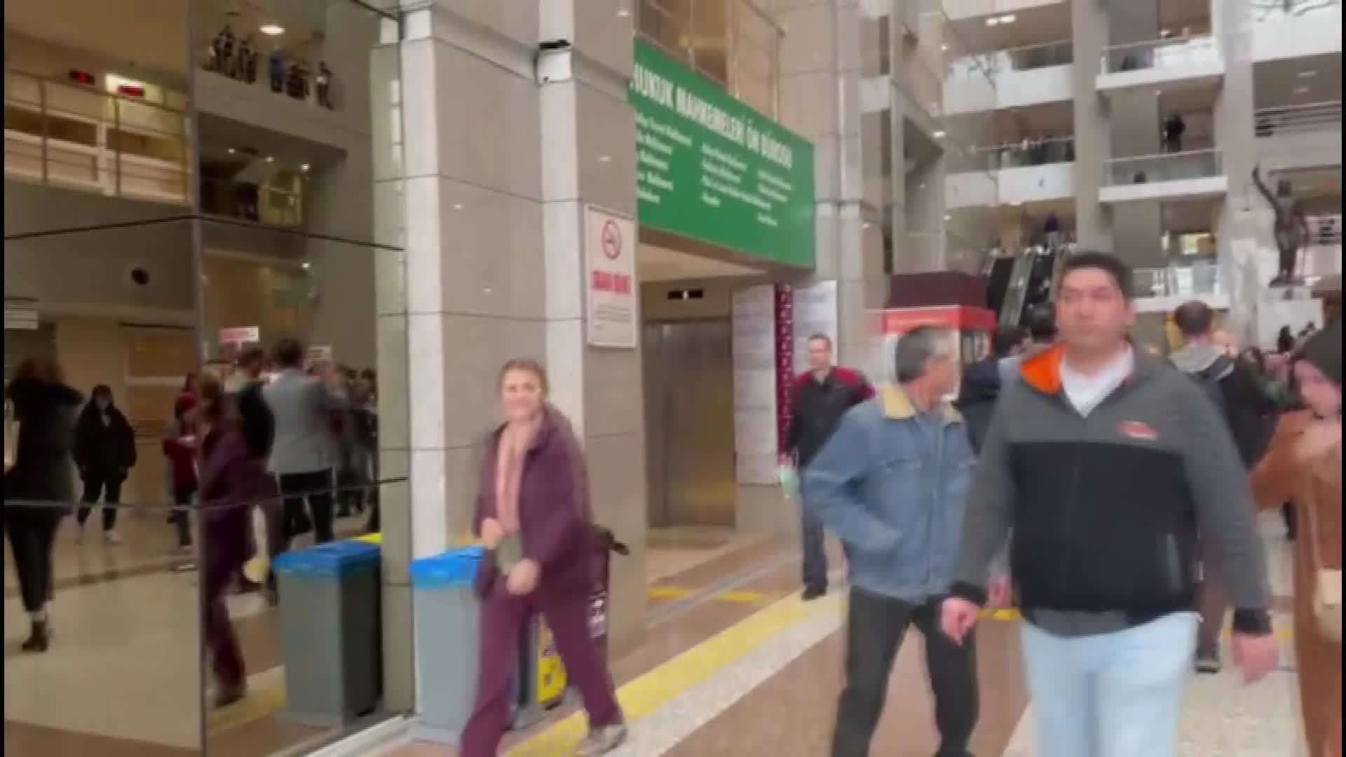 ADALET NÖBETİ'NİN 123'ÜNCÜSÜ GEZİ DAVASI TUTUKLULARI İÇİN TUTULDU: “GEZİ, BU ÜLKENİN ONURUDUR, MÜCADELEMİZDEN VAZGEÇMEYECEĞİZ"
