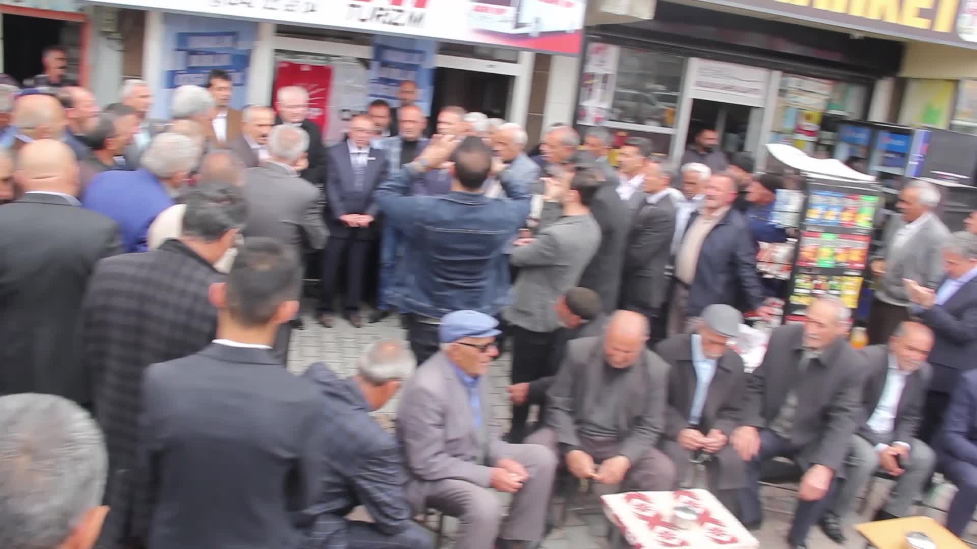 MİLLET İTTİFAKI VAN MİLLETVEKİLİ ADAYI ÇİÇEK: "DEMOKRASİNİN EN GÜZEL TARAFI, HALK PATRONDUR"