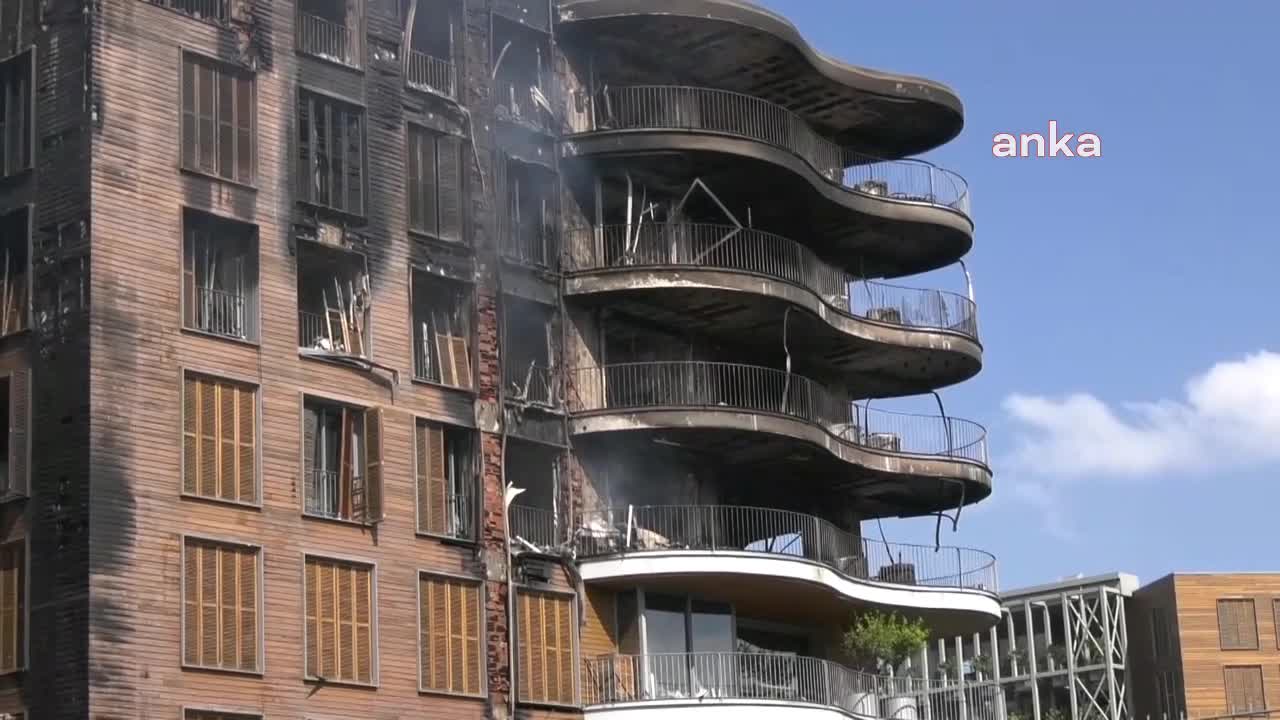 İZMİR’DEKİ BİR SİTEDE ÇIKAN YANGININ ETKİSİ GÜNÜN İLK SAATLERİNDE ORTAYA ÇIKTI