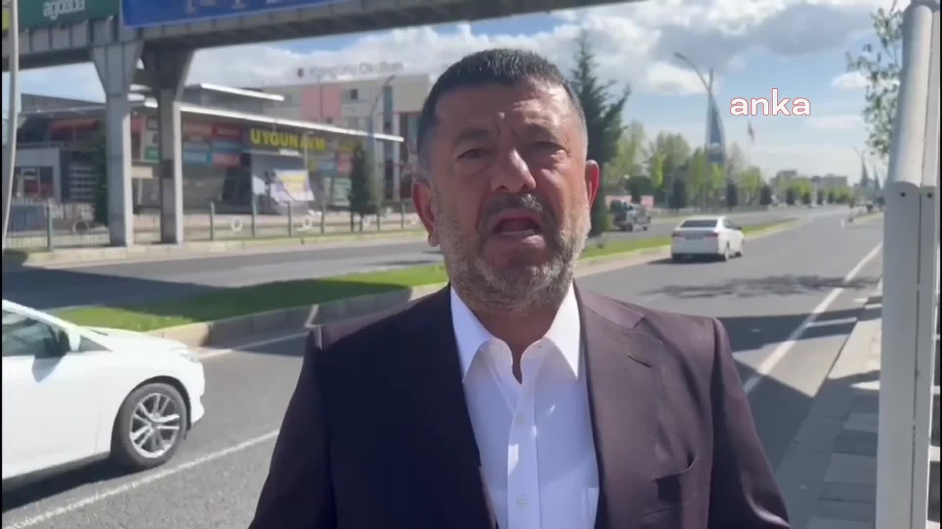 AĞBABA: “BENİM AFİŞİMİ SÖKMÜŞLER, AK PARTİLİ ADAYLARIN AFİŞİNİ ASMIŞLAR. BU AFİŞ ASMA HIZINI DEPREMDE GÖSTERSEYDİNİZ”