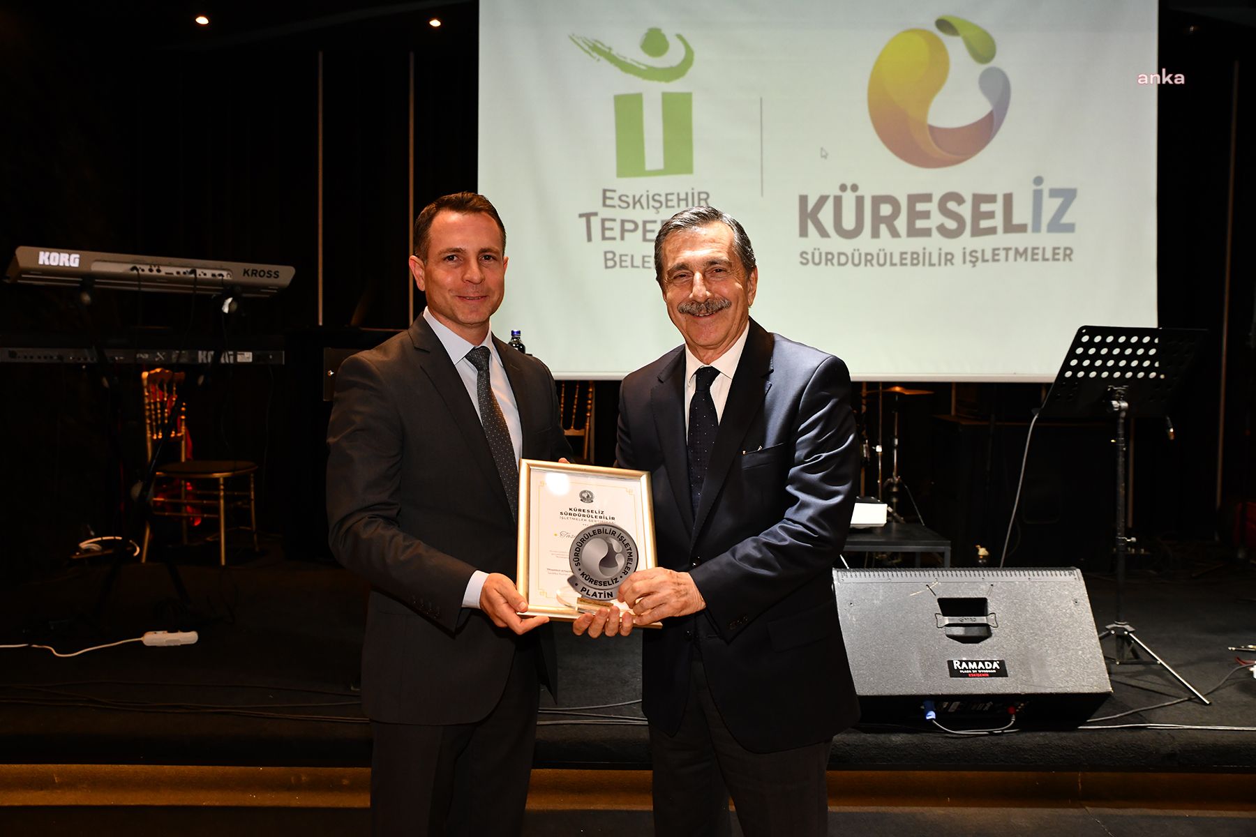 TEPEBAŞI’NDA 'KÜRESELİZ SÜRDÜRÜLEBİLİR İŞLETMELER PROJESİ'NE KATILAN OTELLER SERTİFİKALARINI ALDI