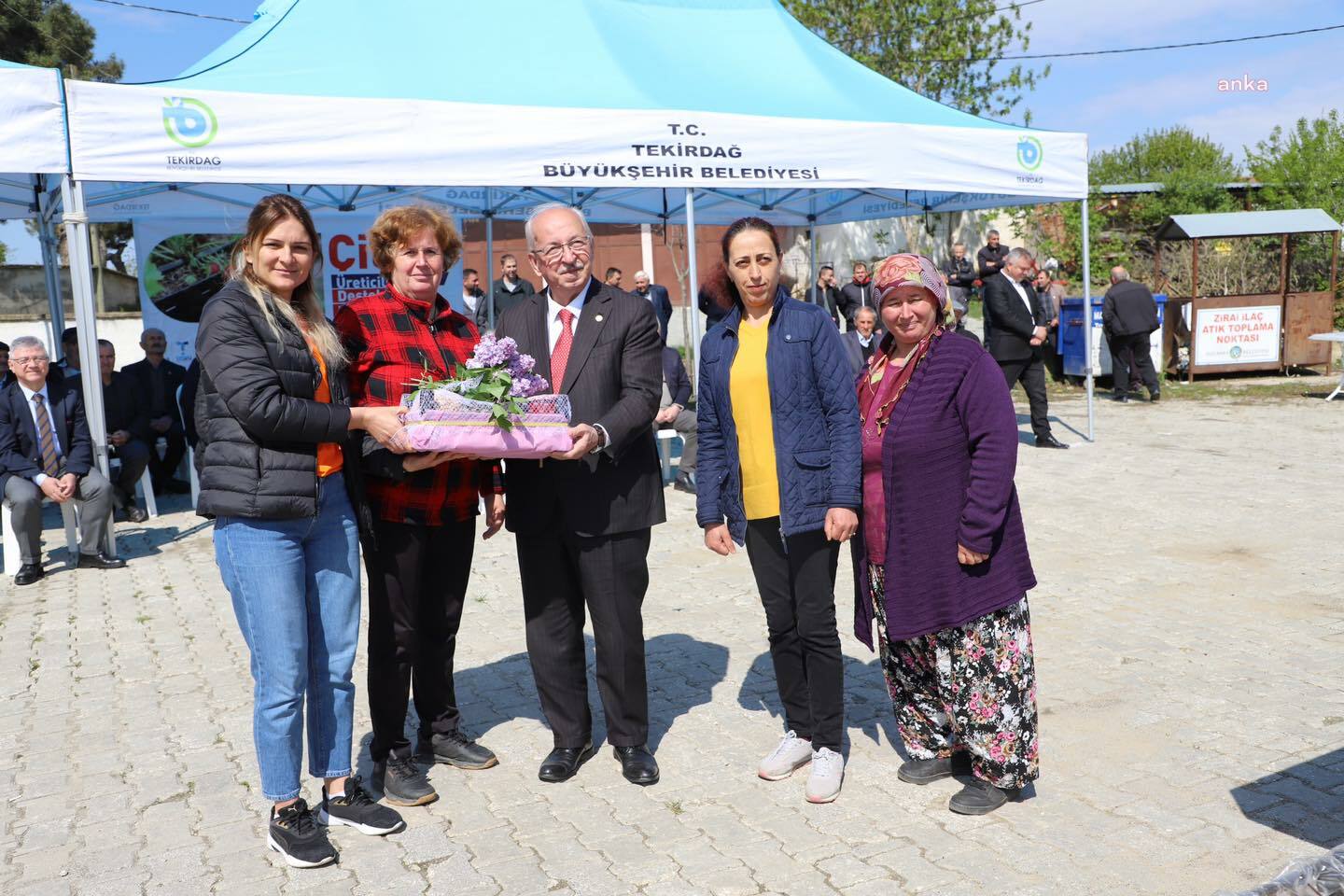 TEKİRDAĞ BÜYÜKŞEHİR BELEDİYESİ’NDEN ÜRETİCİLERE ÇİLEK FİDESİ DESTEĞİ
