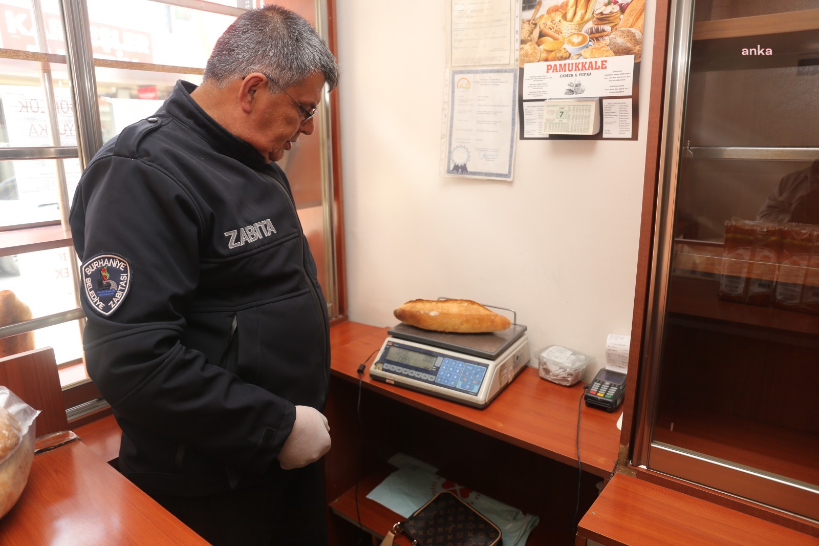 BURHANİYE BELEDİYESİ'NDEN PAZAR YERLERİ VE FIRINLARDA DENETİM