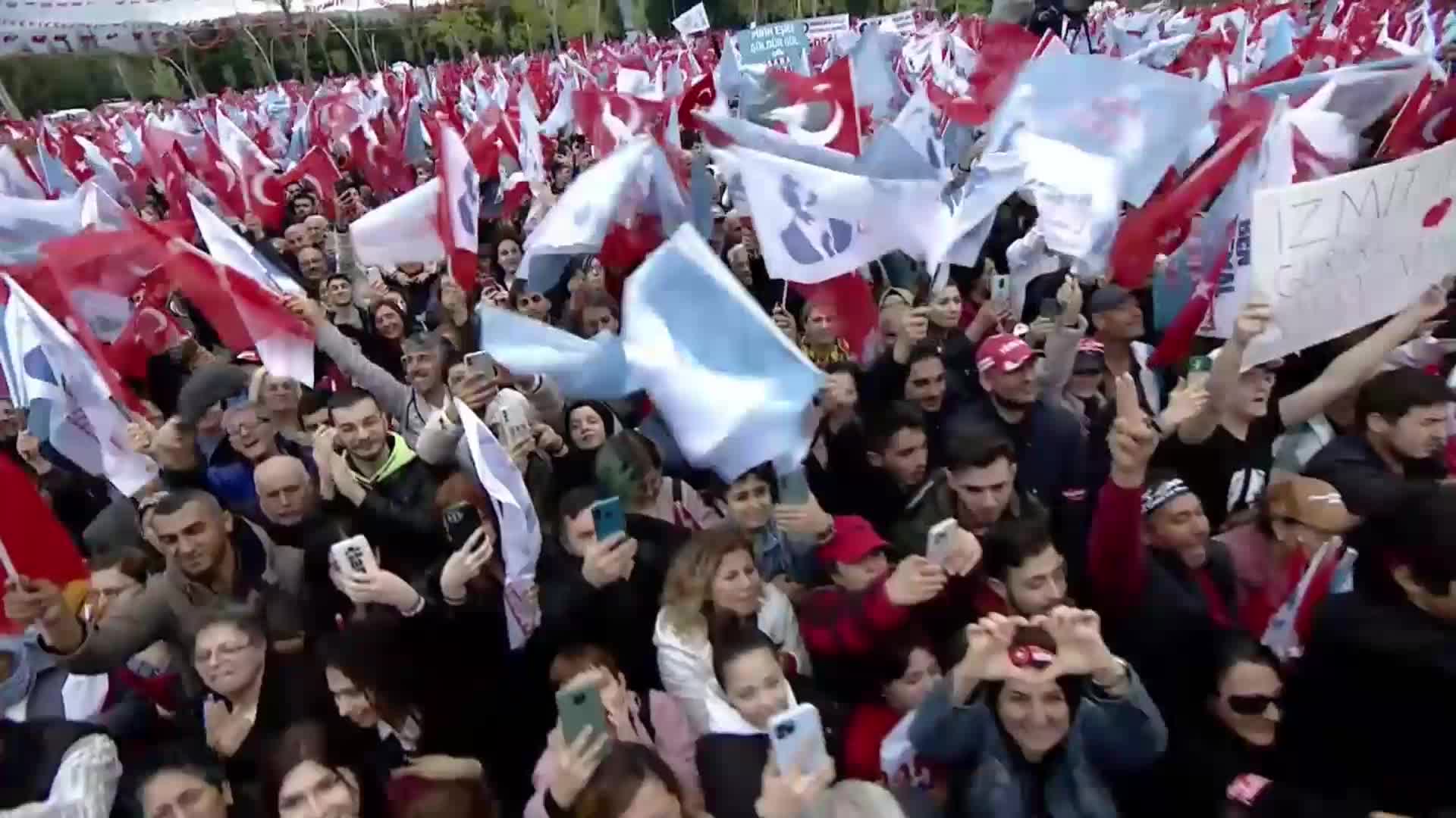 AKŞENER, KOCAELİ’DE: “KILIÇDAROĞLU İLE BENİ GABAR’A, CUDİ’YE GÖMÜYOR.’ RECEP BEY KARDEŞİM, BEN BİR ŞEHİT OLARAK GABAR’A, CUDİ’YE GÖMÜLMEYE HAZIRIM DA SEN MANHATTAN’DAKİ EVİ, APARTMANI NE YAPACAKSIN BURADAN ALDIĞINIZ PARALARLA?”