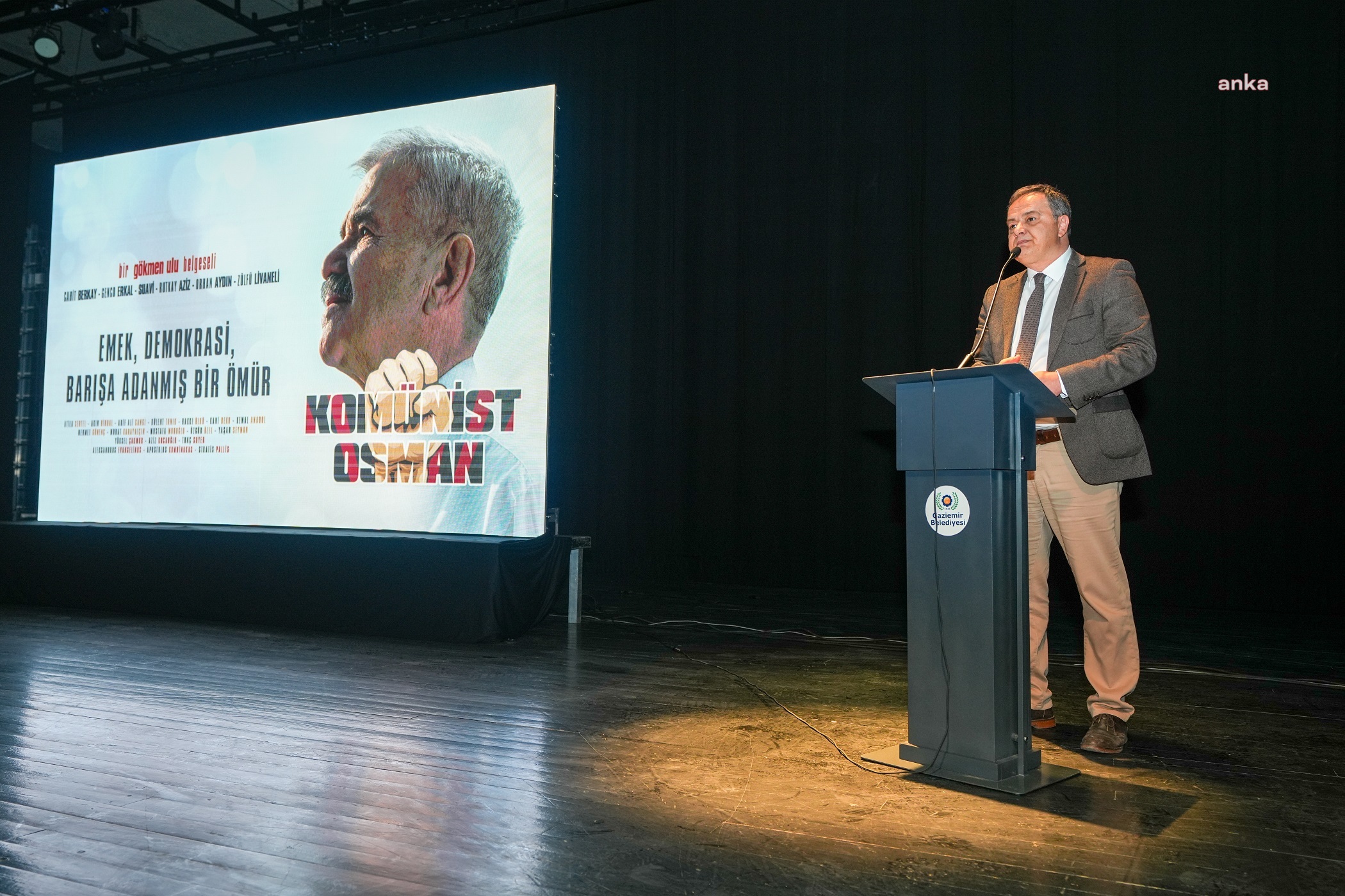 'KOMÜNİST OSMAN', GAZİEMİRLİ SEYİRCİYLE BULUŞTU