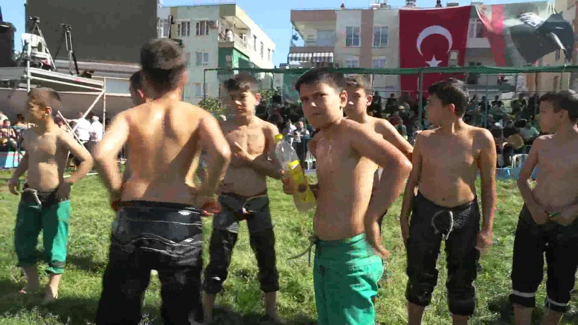 MURATPAŞA BELEDİYESİ’NİN DÜZENLENDİĞİ 5. YAĞLI PEHLİVAN GÜREŞLERİNDE BAŞPEHLİVAN ORHAN OKULU OLDU