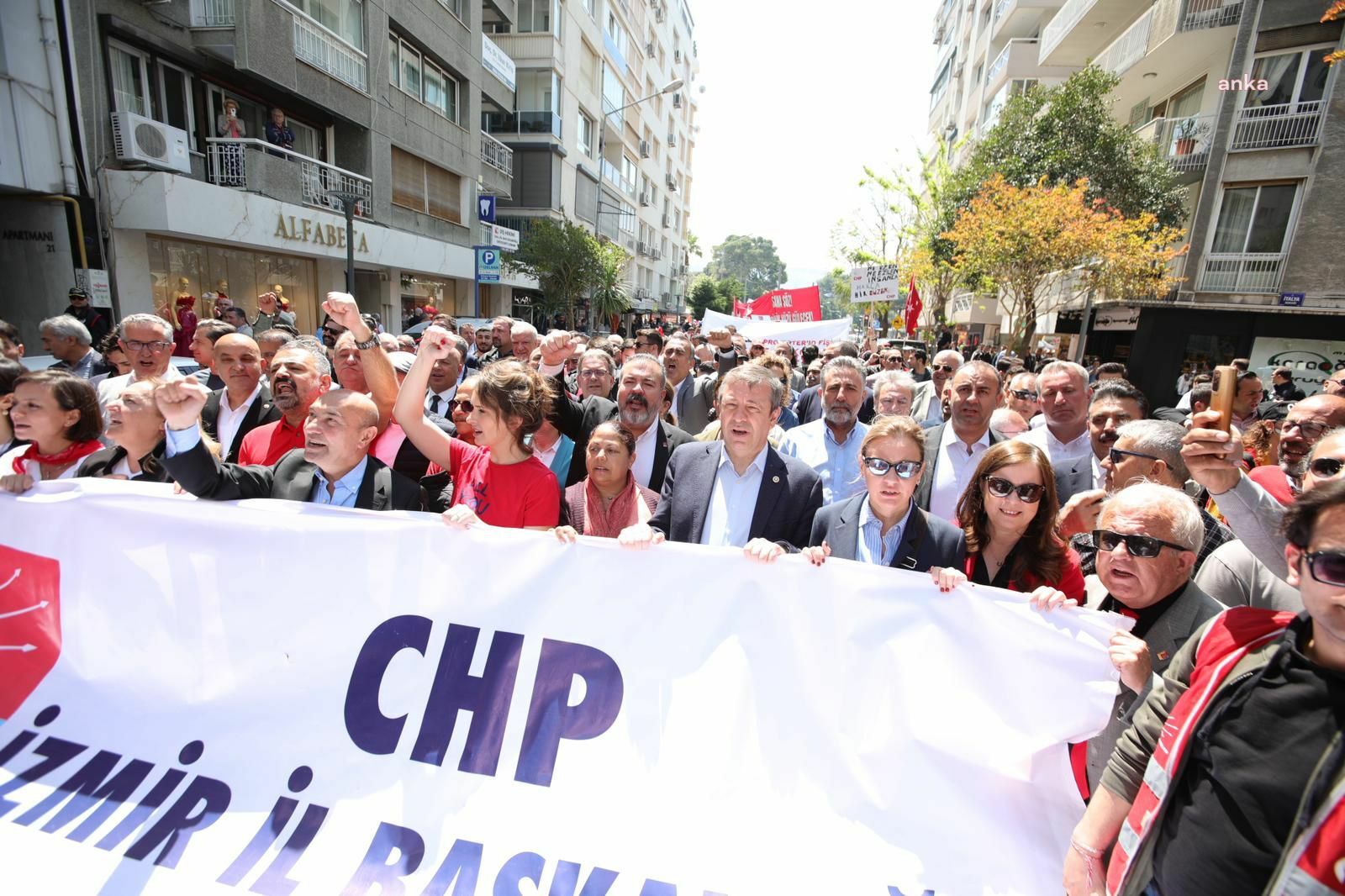 BAYRAKLI BELEDİYE BAŞKANI SANDAL: “BU SEÇİMDE EMEKÇİLER DE HAKKINI ALACAK”