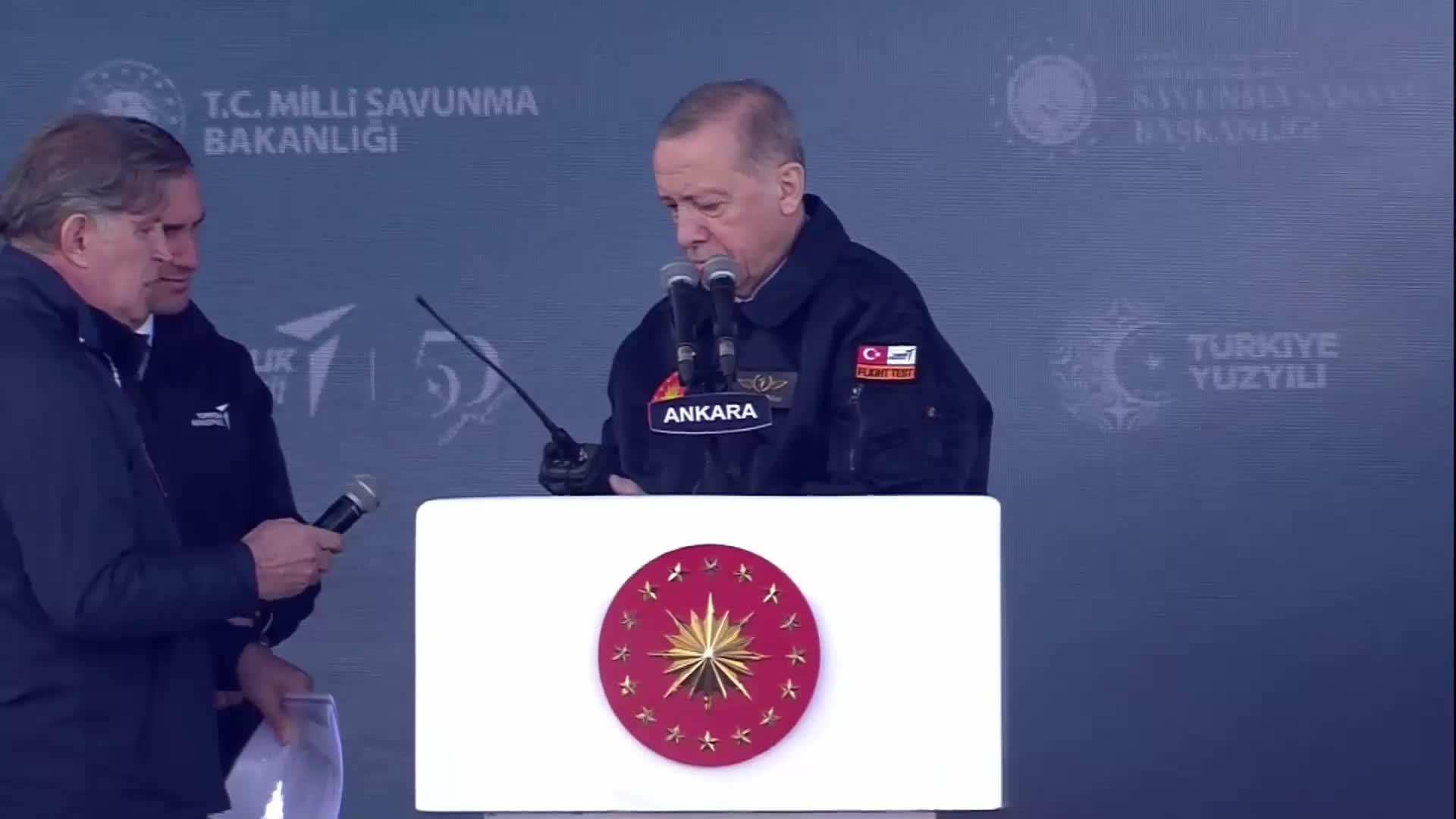 ERDOĞAN: MİLLİ MUHARİP UÇAĞIMIZ KAAN, ÇOK YAKINDA UÇACAK. ÖYLE BİR UÇAK DÜŞÜNÜN Kİ HARP ORTAMINDA RADARLARA GÖRÜNMEDEN DÜŞMANIN İNİNE GİRECEK