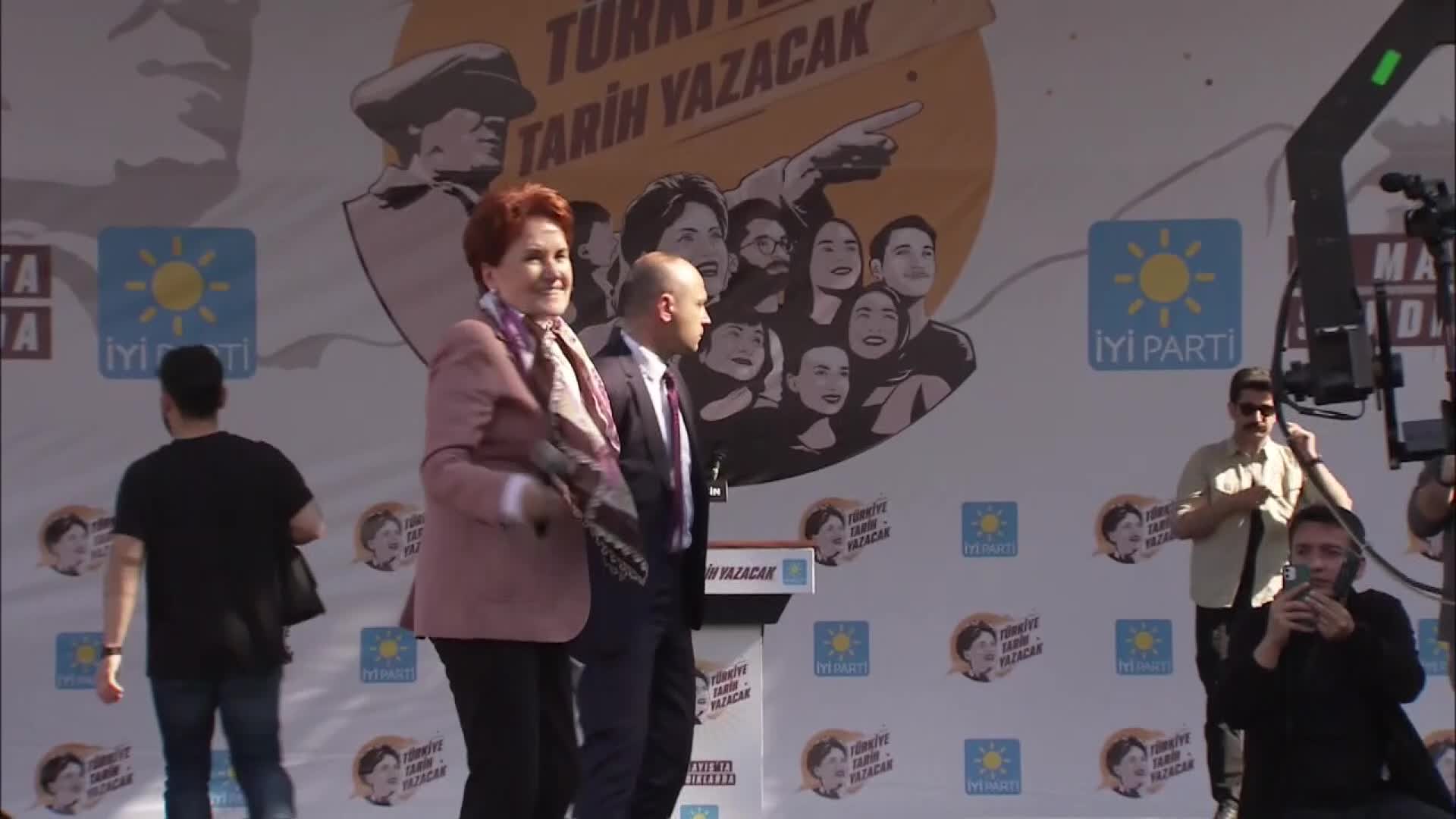 AKŞENER, MERSİN’DE: "İLK YAPACAĞIMIZ ŞEY; TEMMUZ AYININ BAŞINDA BÜTÜN EMEKLİ VE EMEKÇİLERİME YÜZDE 50 ZAM YAPMAKTIR”