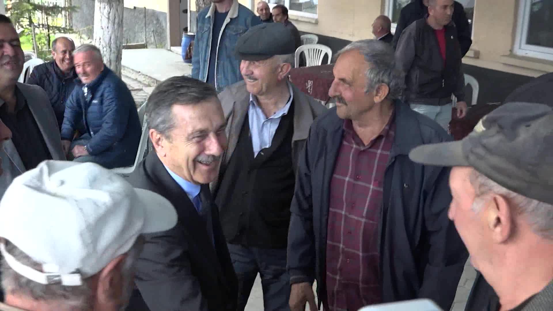 TEPEBAŞI BELEDİYE BAŞKANI ATAÇ, KIRSAL MAHALLELERDE VATANDAŞLARLA BİR ARAYA GELMEYE DEVAM EDİYOR