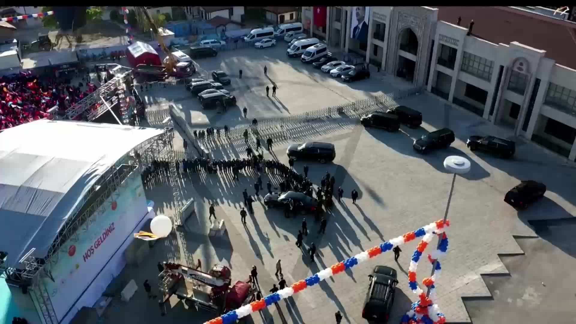 ERDOĞAN: “CUDİ, GABAR'DA, GÜNLÜK 100 BİN VARİL ÜRETİM KAPASİTESİNE SAHİP PETROL BULDUK. EY TERÖRİSTLER; İŞTE SİZİ O PETROL KUYULARINA GÖMECEĞİZ”