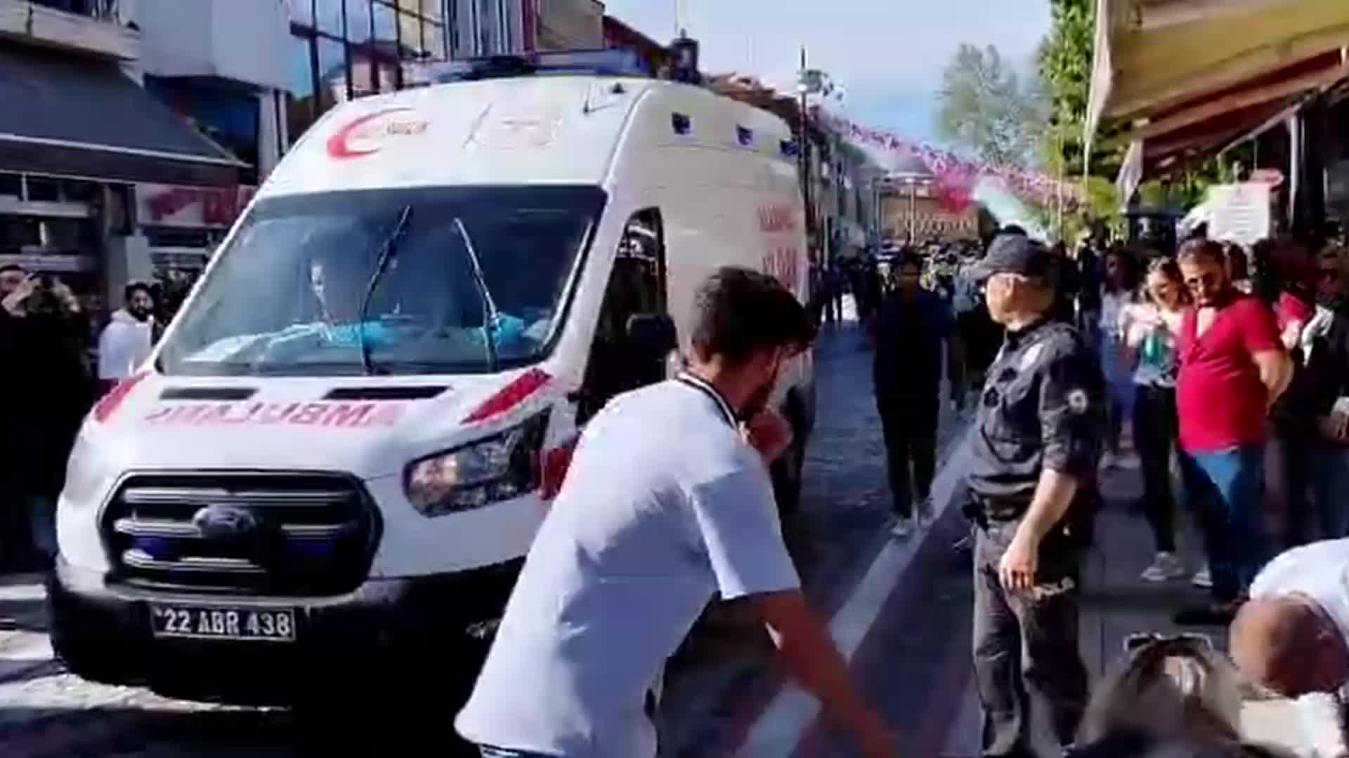 EDİRNE'DE YEŞİL SOL PARTİ STANDINA SALDIRI