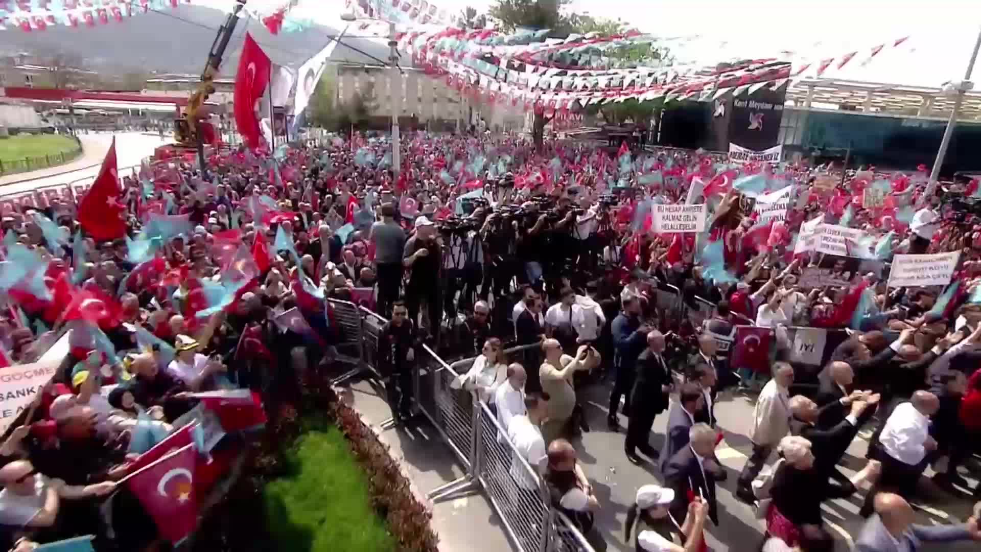 AKŞENER: “SAYIN ERDOĞAN BİZİ, SAYIN KILIÇDAROĞLU İLE BENİ GABAR’A GÖMÜYORDU. MEZAR KAZARKEN PETROL BULMUŞ… HAYIRLI BİR İŞE SEBEP OLMUŞUZ"