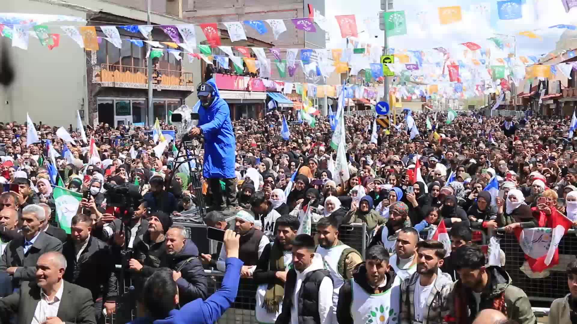PERVİN BULDAN, ERZURUM’DA… “14 MAYIS TARİHİNDE O SARAYIN AMPULLERİ SÖNECEK, BÜTÜN TÜRKİYE'NİN MUTFAĞINDA TENCERELER KAYNAYACAK”