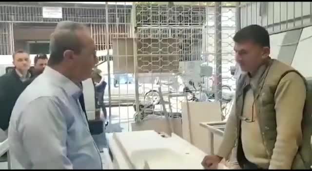 BÜLENT TEZCAN’IN DİNLEDİĞİ ESNAF: “GEÇEN YIL BİN LİRA OLAN DÜKKAN KİRASI ŞU ANDA 8 BİN LİRA. FİYAT LİSTESİ ÇIKARIYORUM, MÜŞTERİYE SÖYLEMEYE UTANIYORUM”