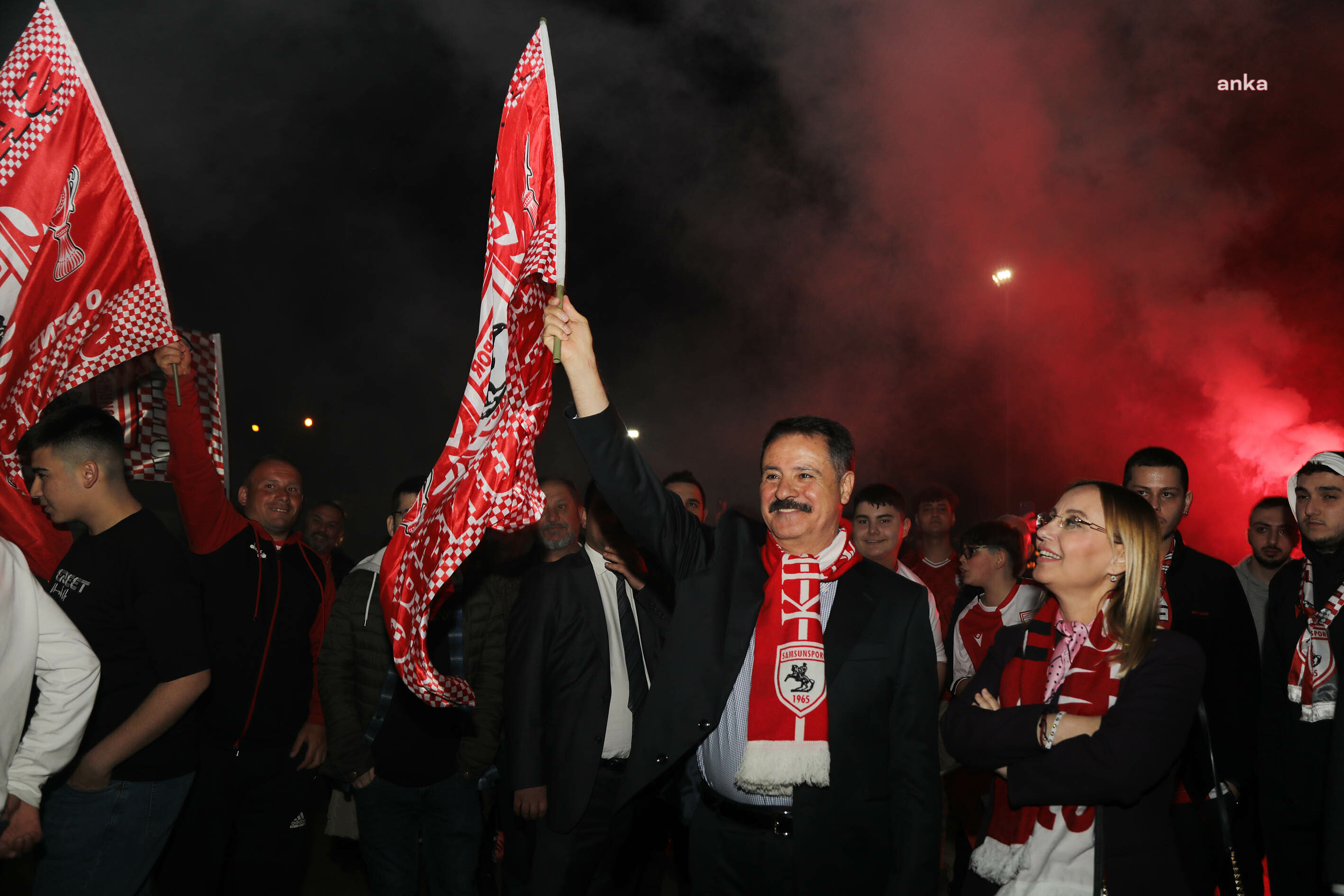ATAKUM BELEDİYE BAŞKANI DEVECİ’DEN SAMSUNSPOR TARAFTARIYLA BİLET DAYANIŞMASI