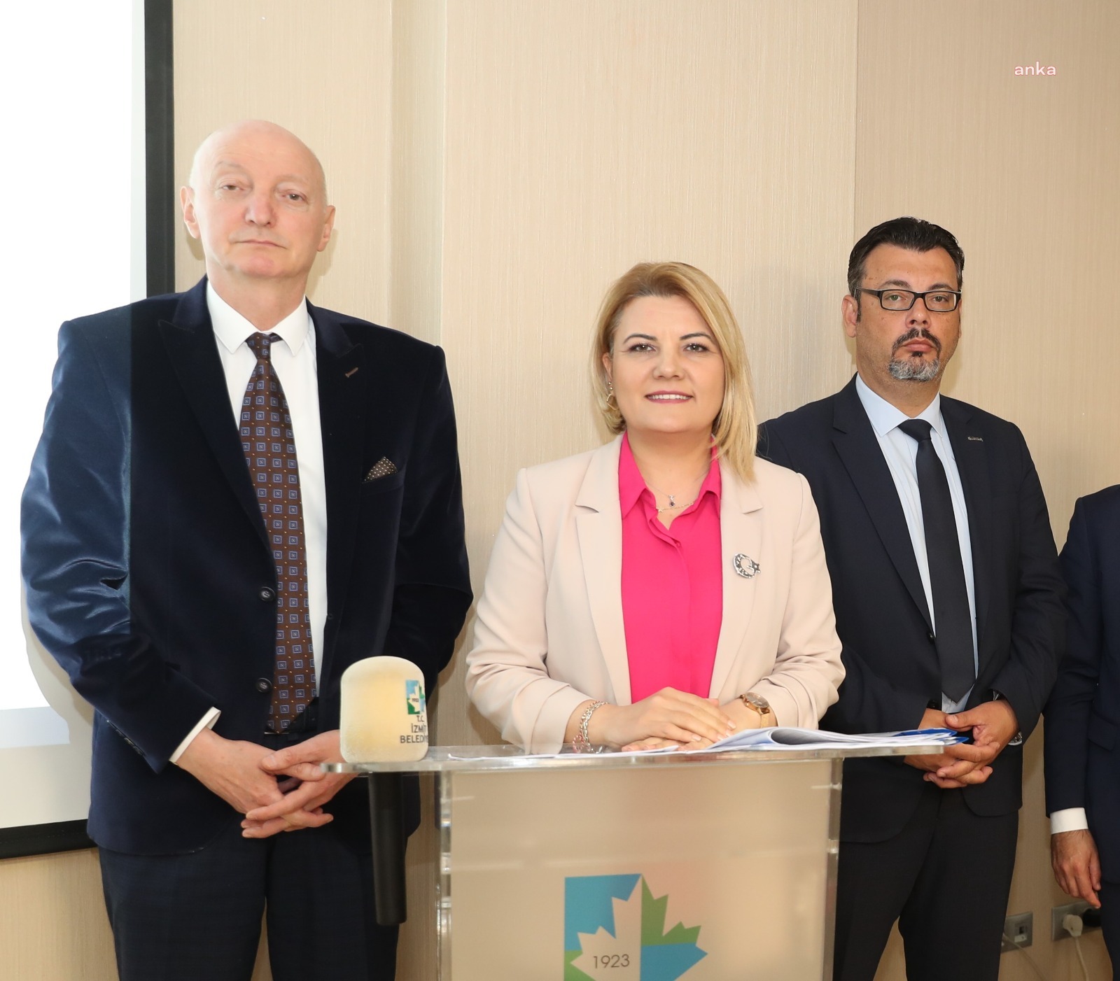 İZMİT BELEDİYE BAŞKANI HÜRRİYET: “KAMU BANKALARININ BAZI AKP'Lİ BELEDİYELERE EYT'Lİ ÇALIŞANLARININ TAZMİNATLARINI ÖDEMEK ÜZERE KREDİ VERDİĞİNİ ÖĞRENDİK AMA BİZİM TALEPLERİMİZE HİÇBİR ŞEKİLDE DÖNÜLMEDİ”
