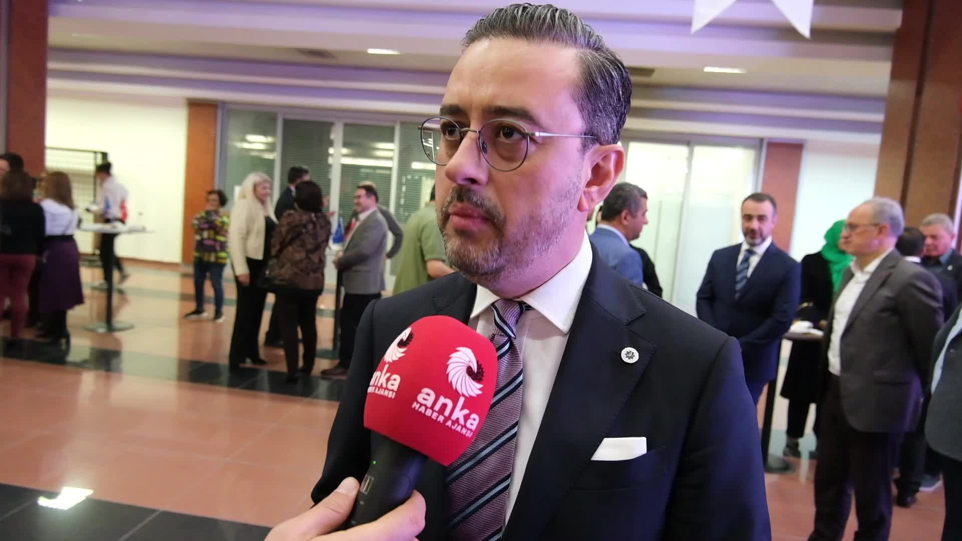ANTAKYA MEDENİYETLER KOROSU, DEPREMDE KAYBETTİKLERİ ÜYELERİ ANISINA DENİZLİ'DE KONSER VERDİ