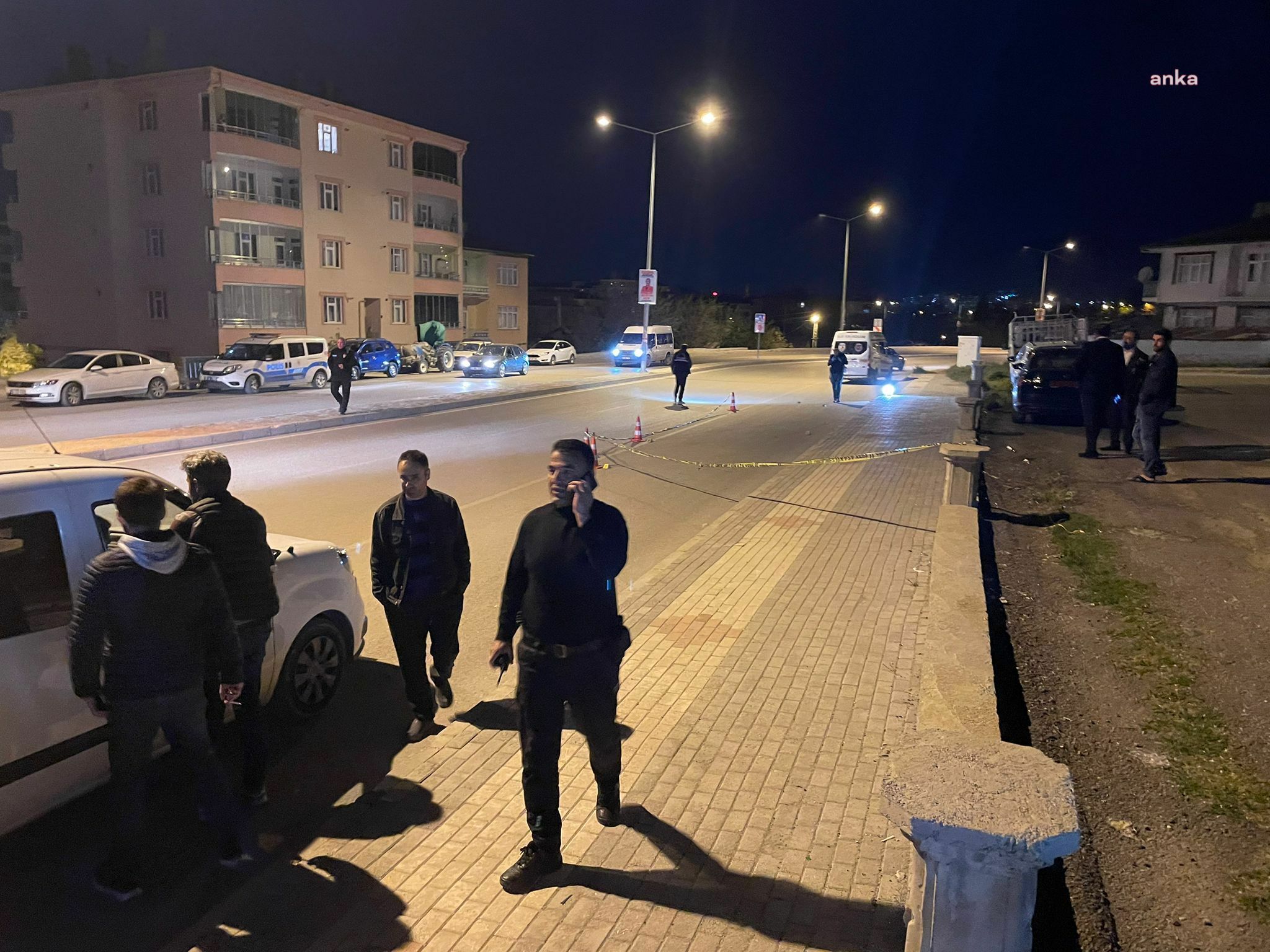 ELAZIĞ'DA, CHP İL BAŞKANININ ARACININ ÖNÜNDE HAVAYA ATEŞ AÇILDI