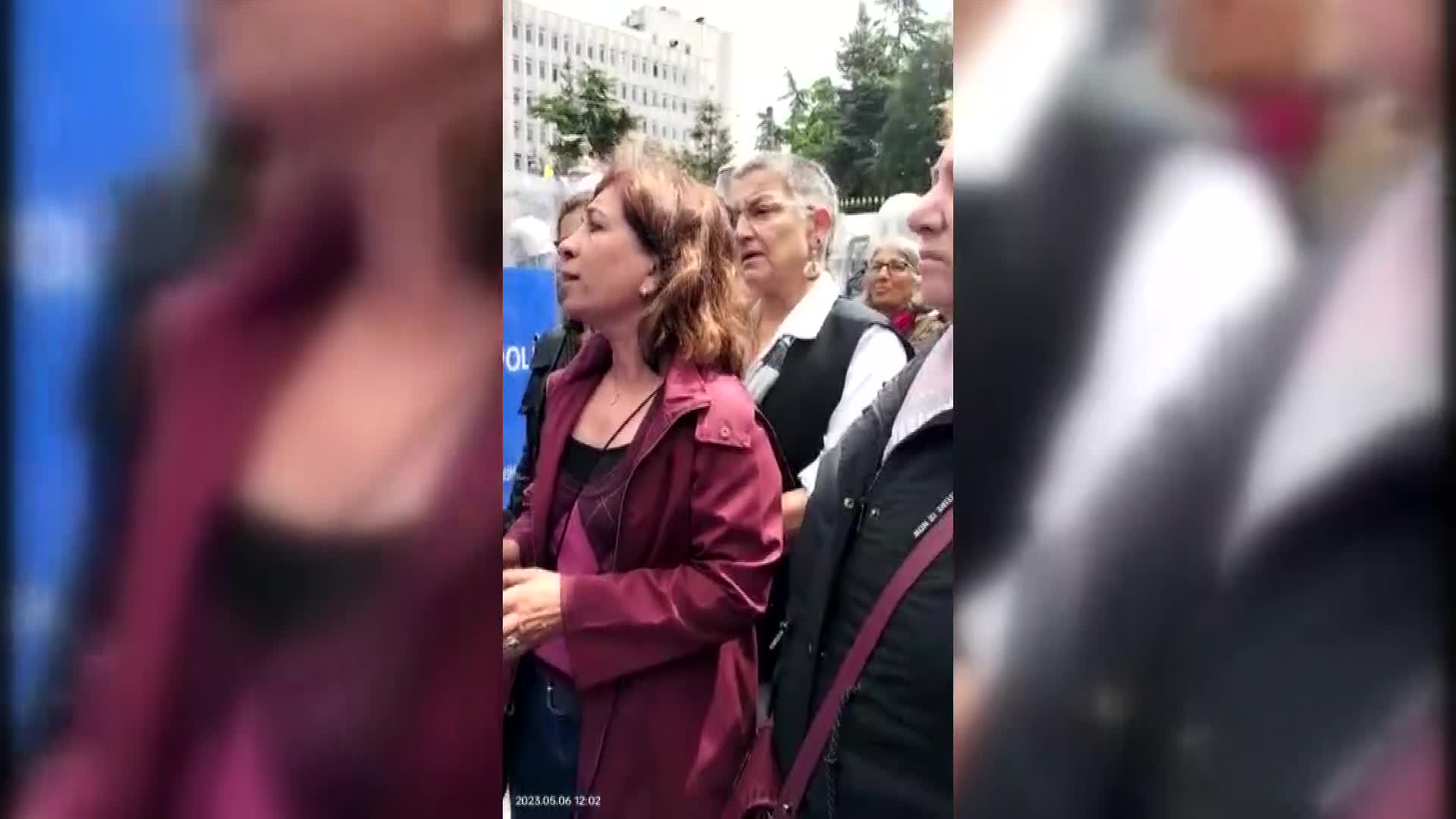CUMARTESİ ANNELERİNE GALATASARAY'DA POLİS MÜDAHALESİ: TTB BAŞKANI FİNCANCI'NIN DA ARALARINDA OLDUĞU 23 KİŞİ GÖZALTINA ALINDI