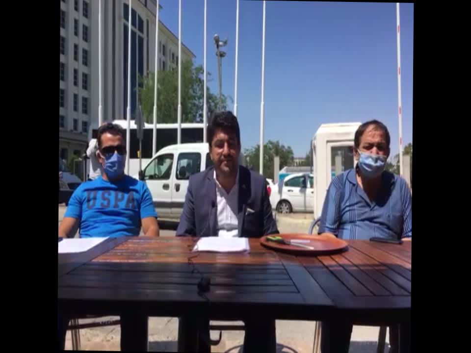 KILIÇDAROĞLU İLE GÖRÜŞTÜĞÜ İÇİN RAPOR İSTENEN 15 TEMMUZ GAZİSİ AKP ÖNÜNDE AÇIKLADI: GAZİLİK KARTINI DÖRDE E BÖLEREK BAKANA POSTALAYACAĞIM