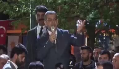 AKP ELÂZIĞ MİLLETVEKİLİ ADAYI KELEŞ: “CUMHURBAŞKANI’NIN KARŞISINA ÇIKACAĞIM, BURAYA BAKANLIĞI İSTEYECEĞİM. BENİ BİLEN BİLİR. YERİ GELDİĞİNDE; MASAYA YUMRUĞUMU DA KOYARIM, YUMRUKLA DA KALMAM, MASAYI İKİYE DE BÖLERİM”
