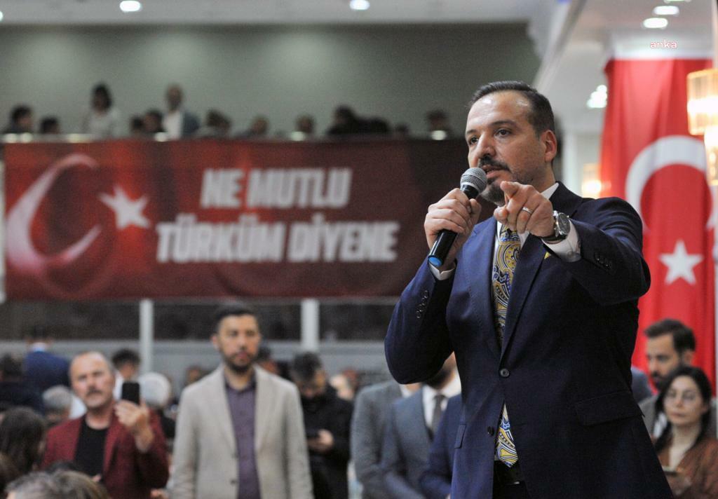 KÜRŞAD ZORLU: “ŞU AN ÜLKEMİZDE 10 MİLYONDAN FAZLA SIĞINMACI VAR. BUNA BİR SON VERMEZSEK 2053 YILINDA SAYILARI 35 MİLYON OLACAK”