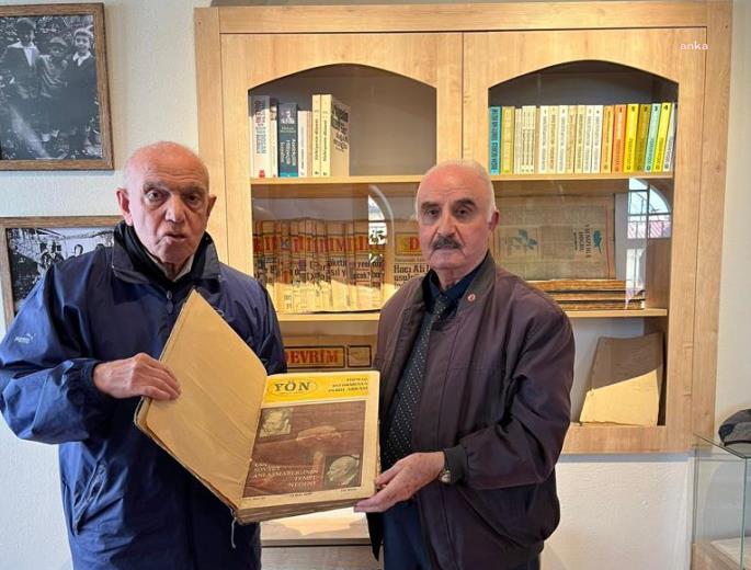 YAZAR RÜŞTÜ BOZKURT’TAN ODUNPAZARI BELEDİYESİ’NİN KÜTÜPHANELERİNE ARŞİV BAĞIŞI