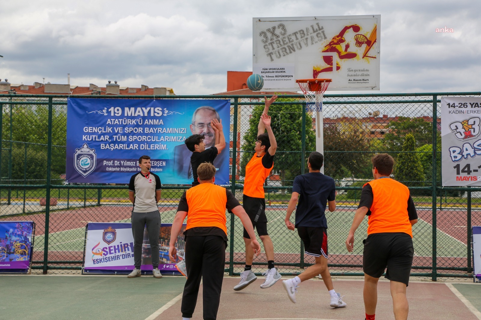 ESKİŞEHİR BÜYÜKŞEHİR’İN ‘19 MAYIS SOKAK BASKETBOLU ŞENLİĞİ’NE KAYITLAR BAŞLIYOR