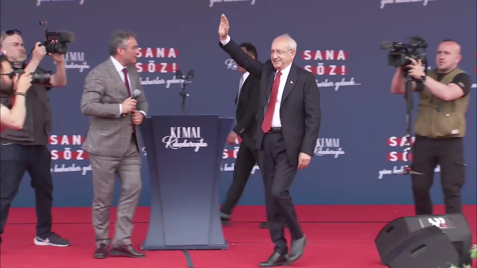 KEMAL KILIÇDAROĞLU, KIRŞEHİR’DE: “ORTA ANADOLU’YU DEMİR YOLLARI İLE MERSİN VE İSKENDERUN LİMANI VE KARADENİZ’E BAĞLAYACAĞIZ. BURADAKİ FABRİKALAR İHRACAT YAPTIĞI ZAMAN LOJİSTİK MASRAFLARINI BİZ KARŞILAYACAĞIZ”