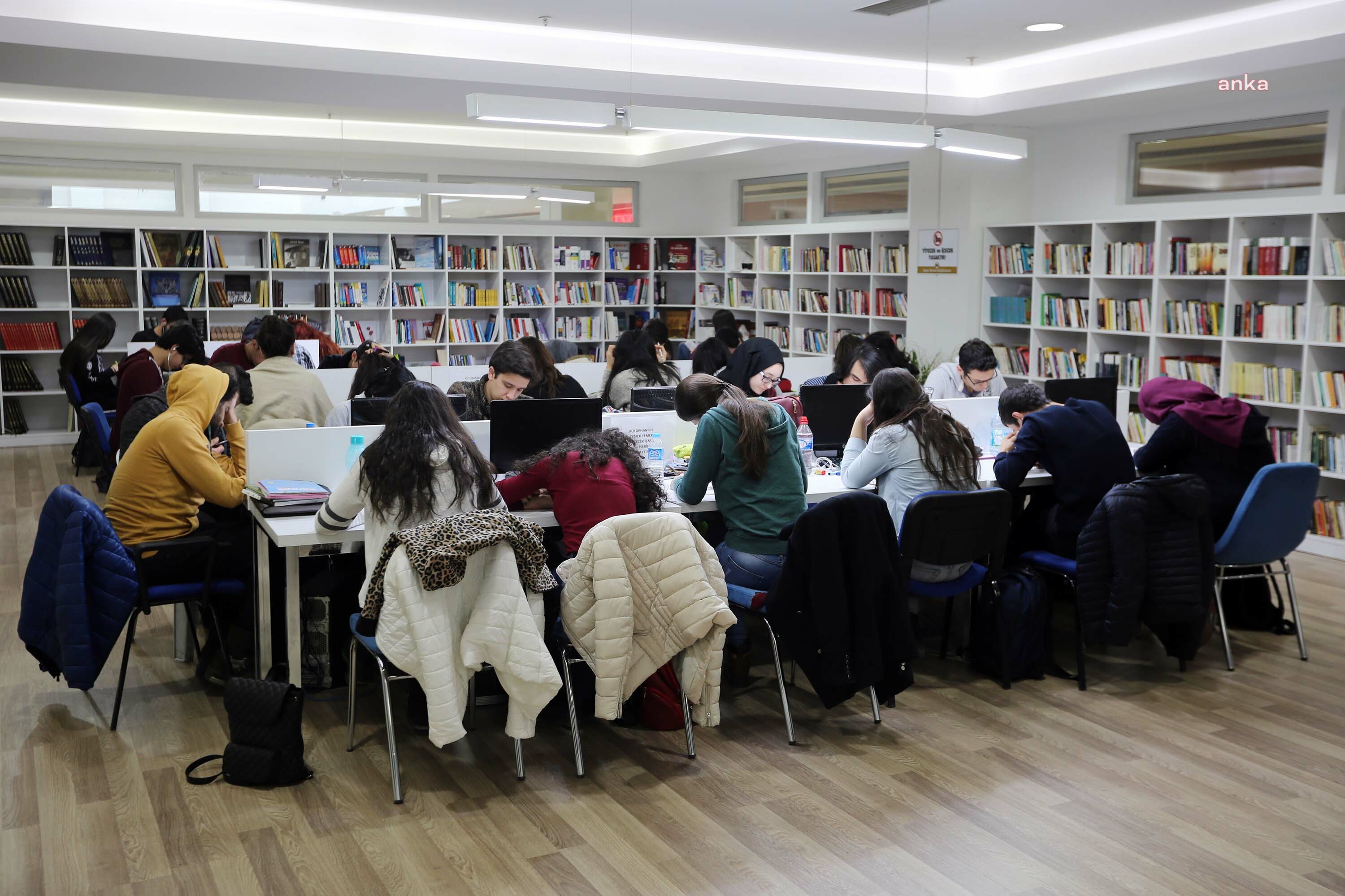 YENİMAHALLE BELEDİYESİ'NİN KÜTÜPHANELERİ YKS VE LGS'YE HAZIRLANAN ÖĞRENCİLERİ AĞIRLIYOR