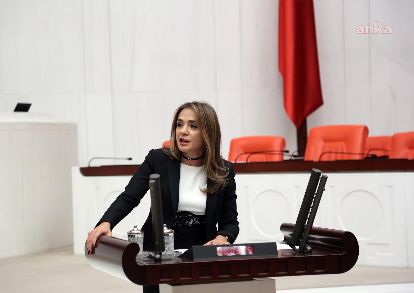 CHP’Lİ İLGEZDİ: TİYATROCULAR AÇLIĞA MAHKUM EDİLDİ