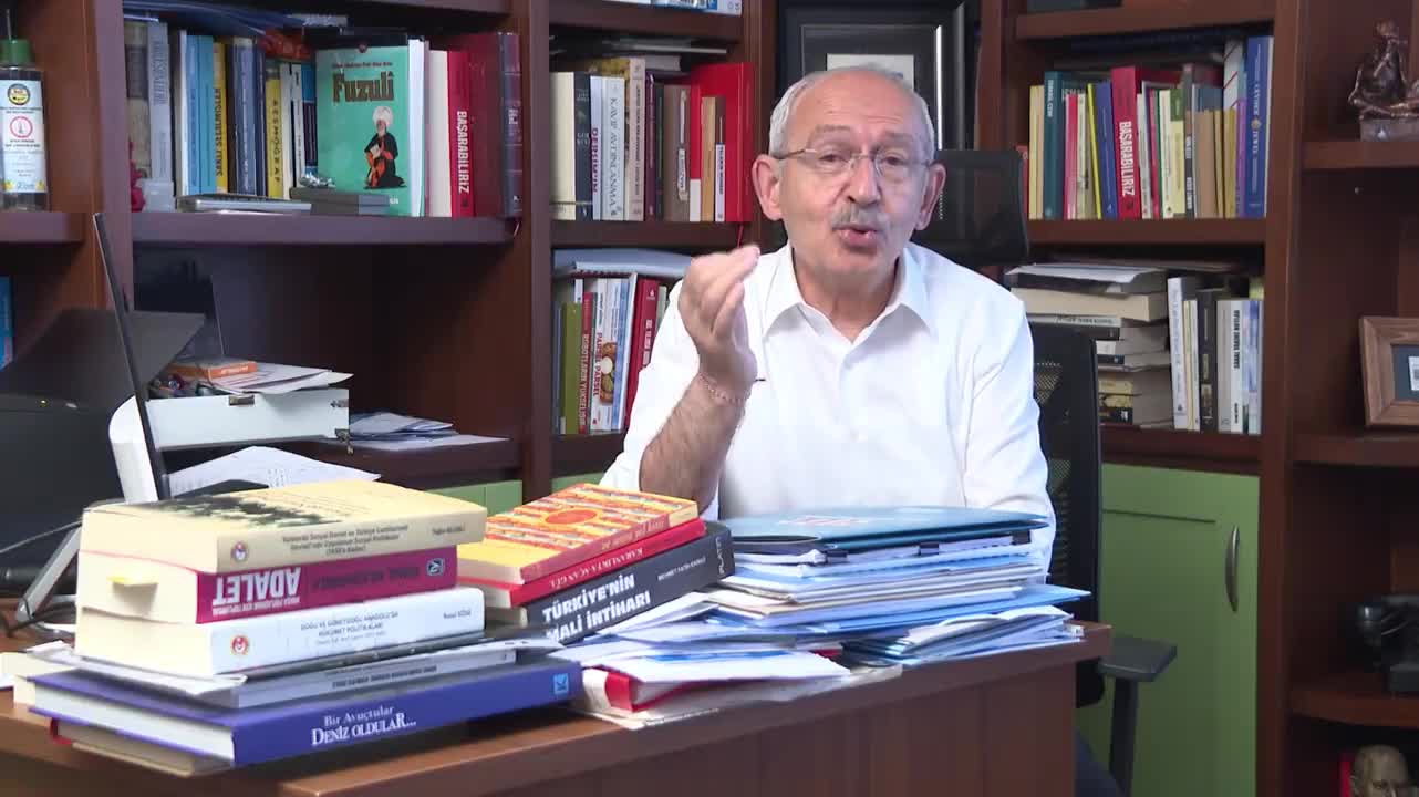 KILIÇDAROĞLU: “EĞİTİMDE YAPACAĞIM EN BÜYÜK DEVRİM, MİLLİ EĞİTİM BAKANLIĞI’NI MERKEZ BANKASI GİBİ BAĞIMSIZ BİR YAPIYA DÖNÜŞTÜREREK İÇİNE ASLA SİYASETİN GİRMEYECEĞİ BİR KURUM HALİNE GETİRMEKTİR”