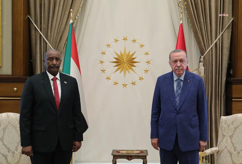 CUMHURBAŞKANI ERDOĞAN, SUDAN EGEMENLİK KONSEYİ BAŞKANI ORGENERAL EL-BURHAN İLE GÖRÜŞTÜ