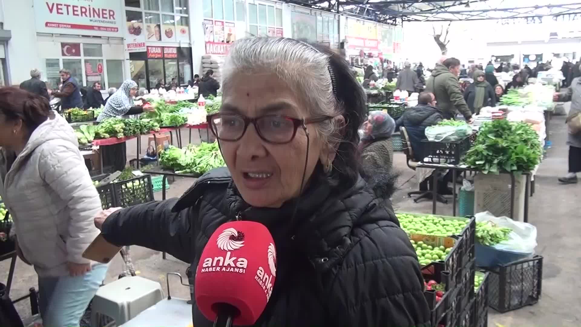 SİNOPLU ESNAF: "GÜNDE 70-80 KASA ÇİLEK SATARDIM ŞİMDİ 30 KASA ÇİLEK SATAMIYORUM"