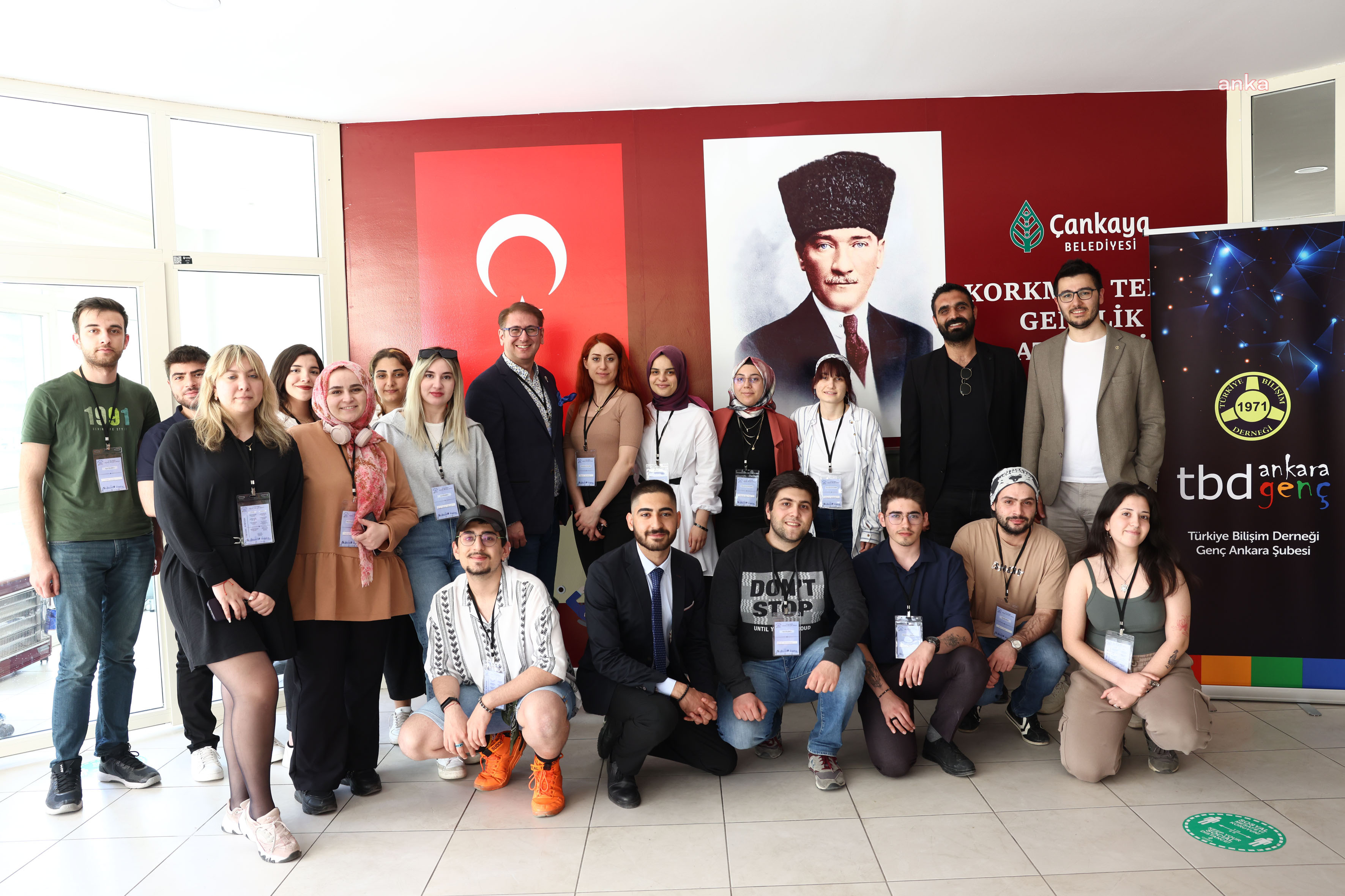 ÇANKAYA'DA GENÇLERE ÖZEL BİLİŞİM KAMPI