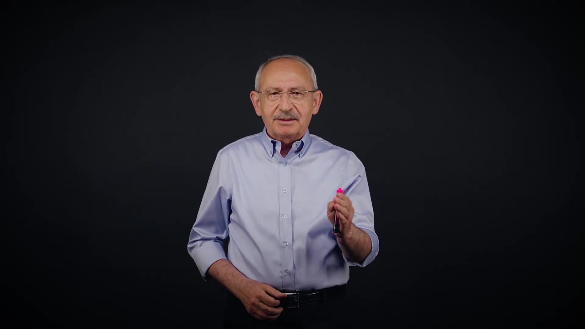 KILIÇDAROĞLU’NDAN 10. “BAY KEMAL’İN TAHTASI” VİDEOSU: “DÜŞÜK ÜCRET ÇİLESİ BİTECEK, ÜNİVERSİTELERİMİZ BİLİM, TEKNOLOJİ VE SANAT ÜRETECEK. DEPREME DİRENÇLİ, İKLİME DİRENÇLİ KENTLER İNŞA EDECEĞİZ”