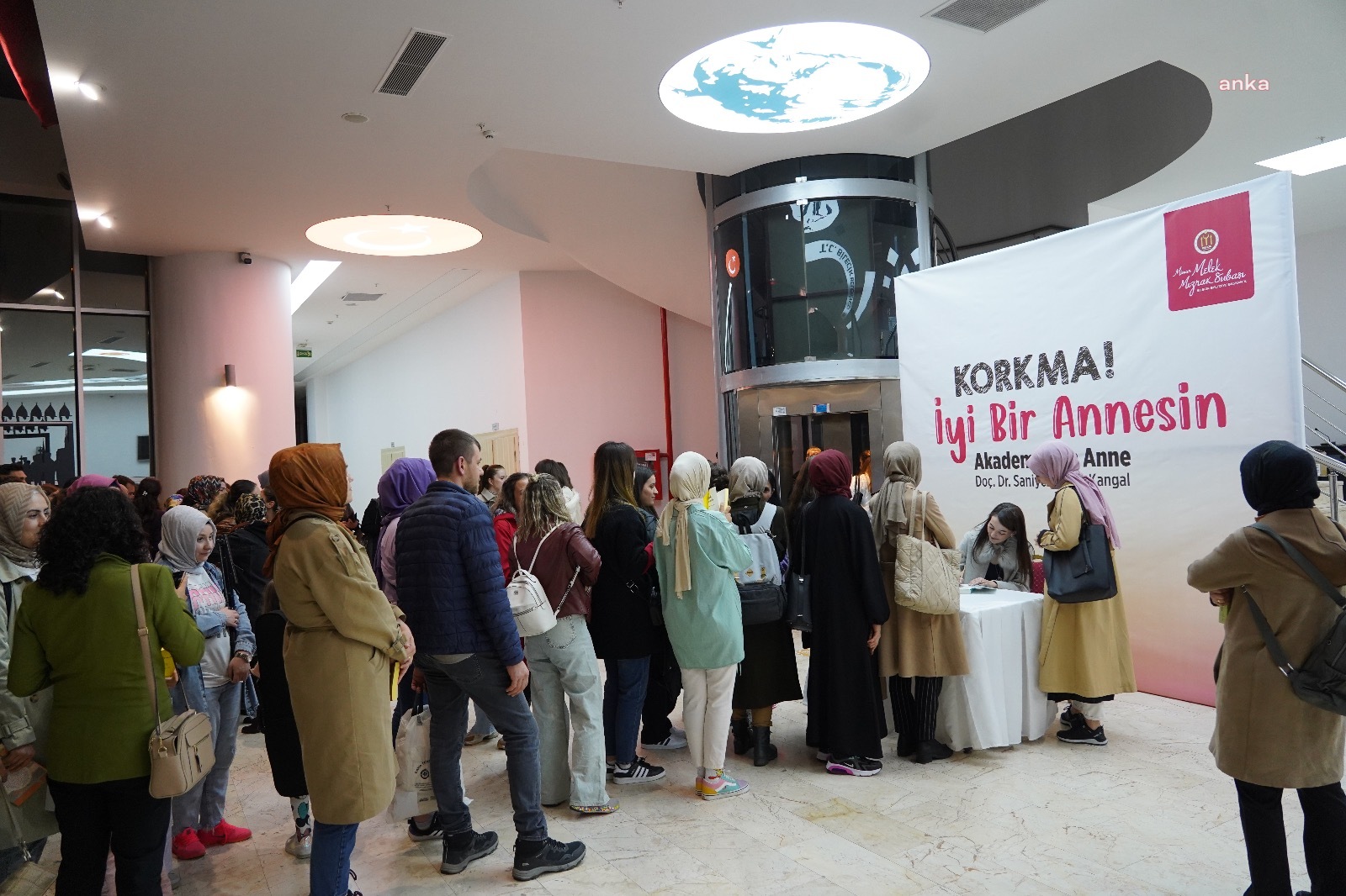 BİLECİK BELEDİYESİ TARAFINDAN DZÜENLENEN "KORKMA! İYİ BİR ANNESİN" ADLI SÖYLEŞİYE BÜYÜK İLGİ